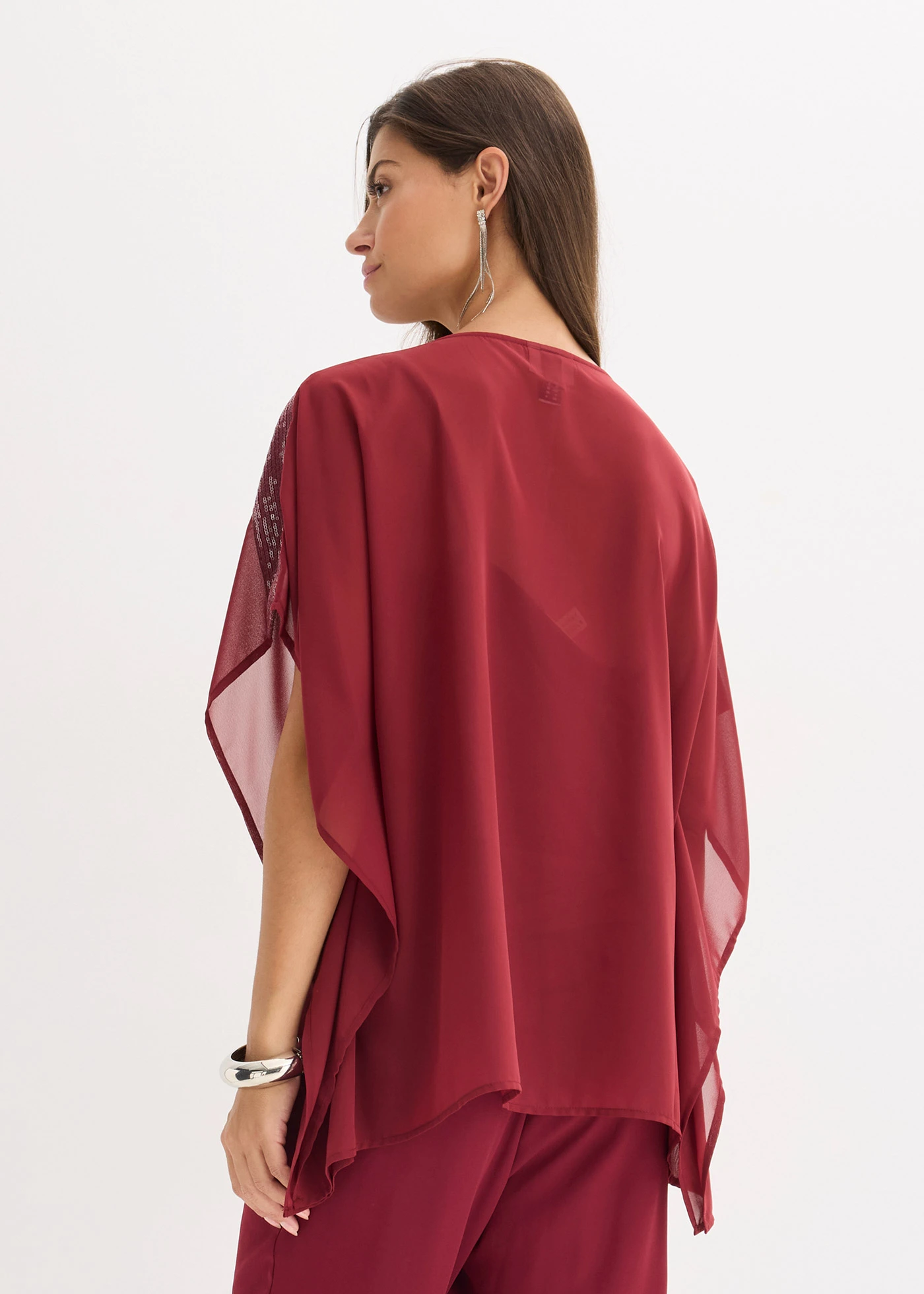 Blouse oversize à empiècement orné de sequins • rouge rubis • Boutique bonprix