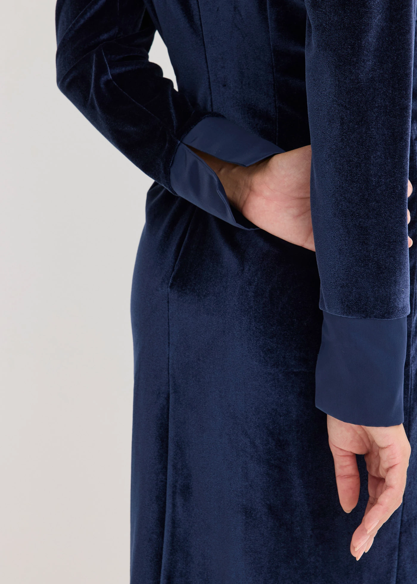 Robe courte en velours brillant • bleu foncé • product-page.page-title-suffix