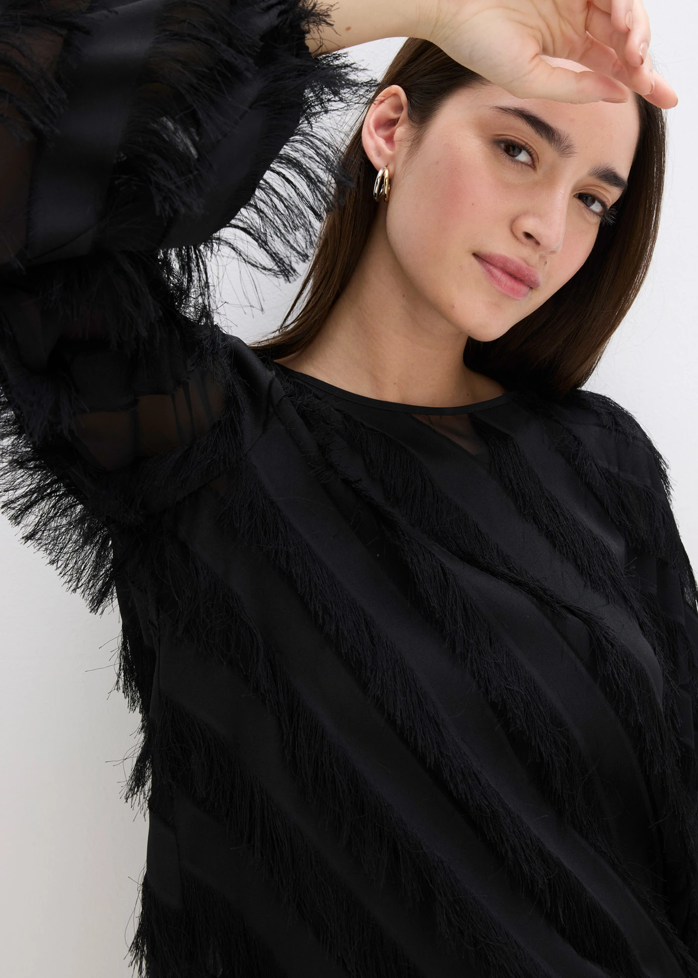 Bluză cu franjuri, se îmbracă pe cap • negru • magazin bonprix