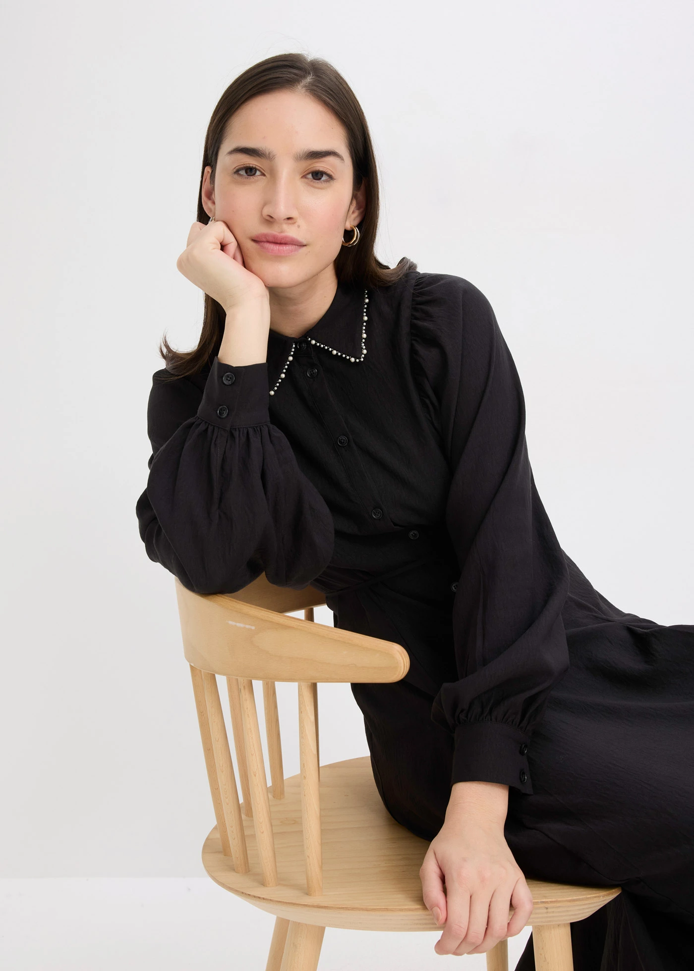 Midi-jurk met parelapplicatie • zwart • bonprix online shop