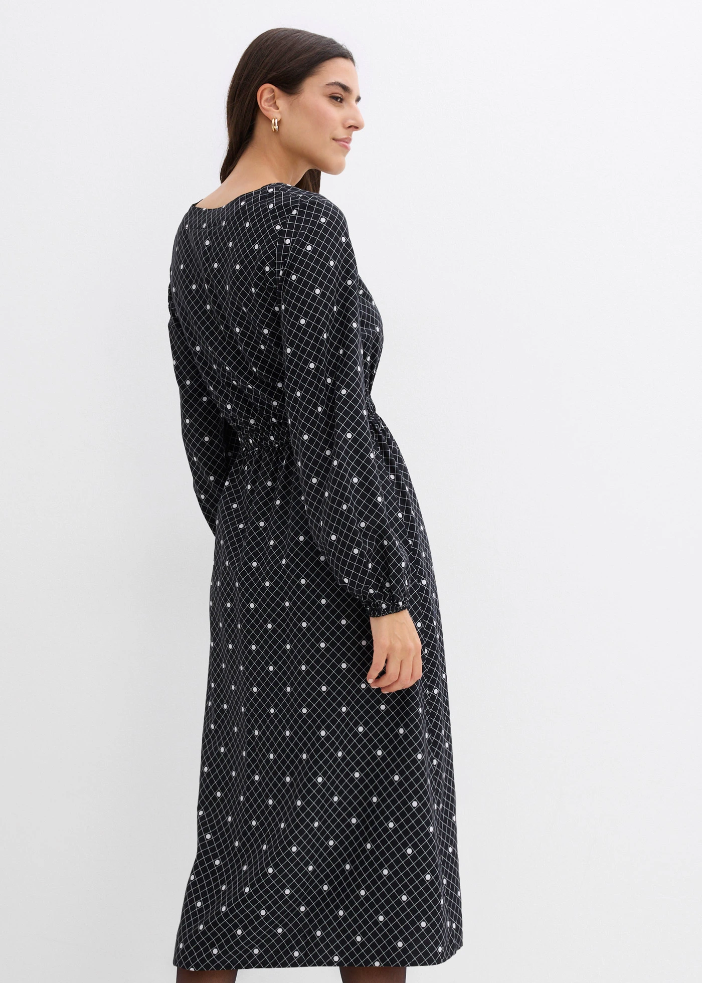 Maxi ruha puha viszkózból • fekete/fehér pöttyös • bonprix áruház