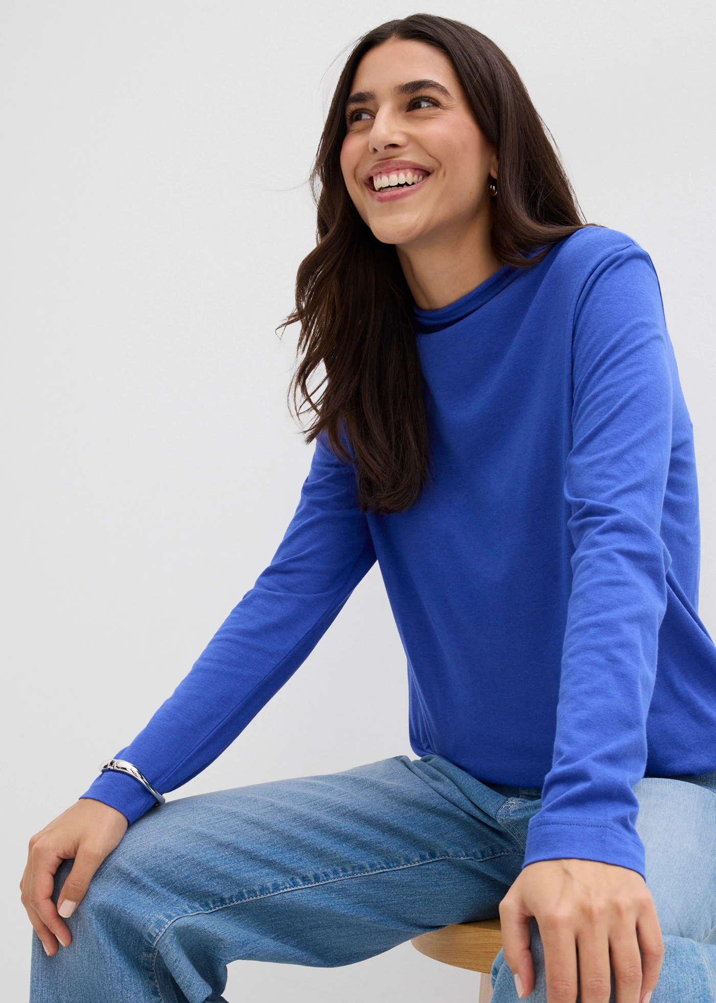 T-shirt manches longues • bleu brillant • Boutique bonprix