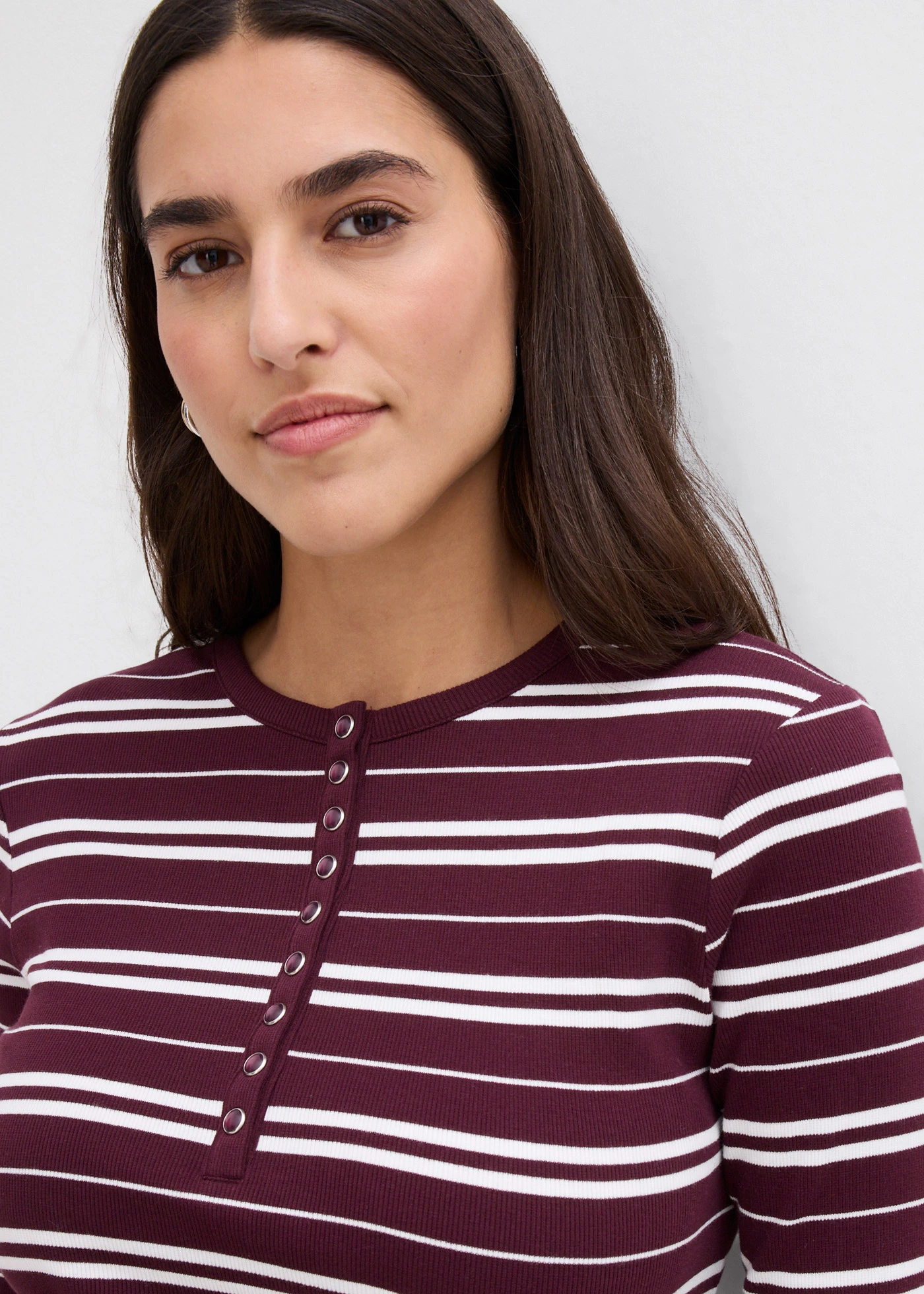 T-shirt manches longues en coton côtelé extensible • bordeaux uni + bordeaux-écru rayé • Boutique bonprix