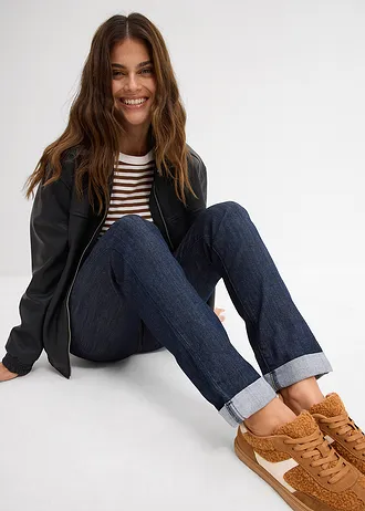 Straight sztreccsfarmer, Mid Waist • mélykék denim, nincs előmosva • bonprix áruház