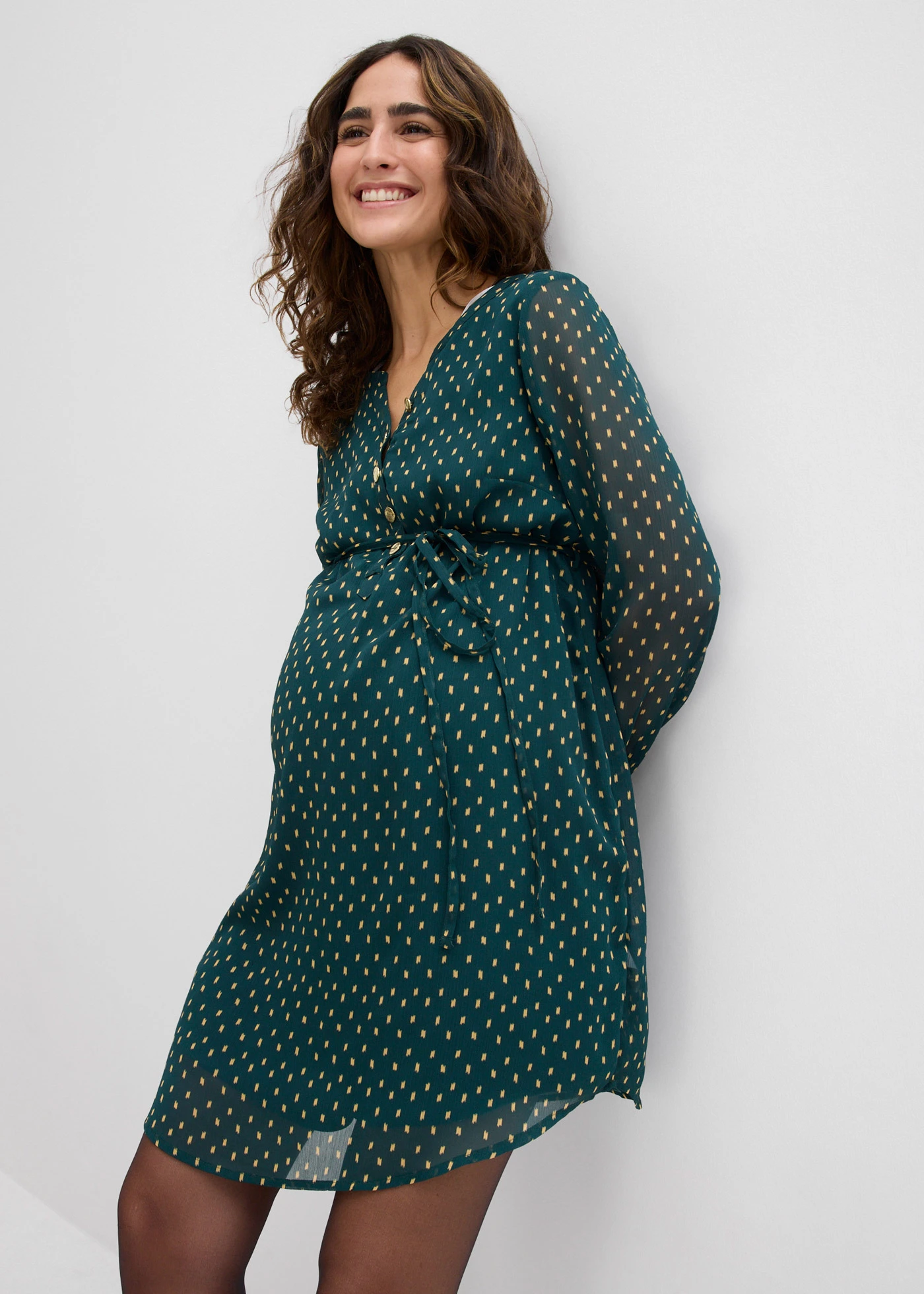 Těhotenské a kojicí šaty ze šifónu 2 v 1 • tmavě zeleno-zlatá s puntíky • bonprix obchod