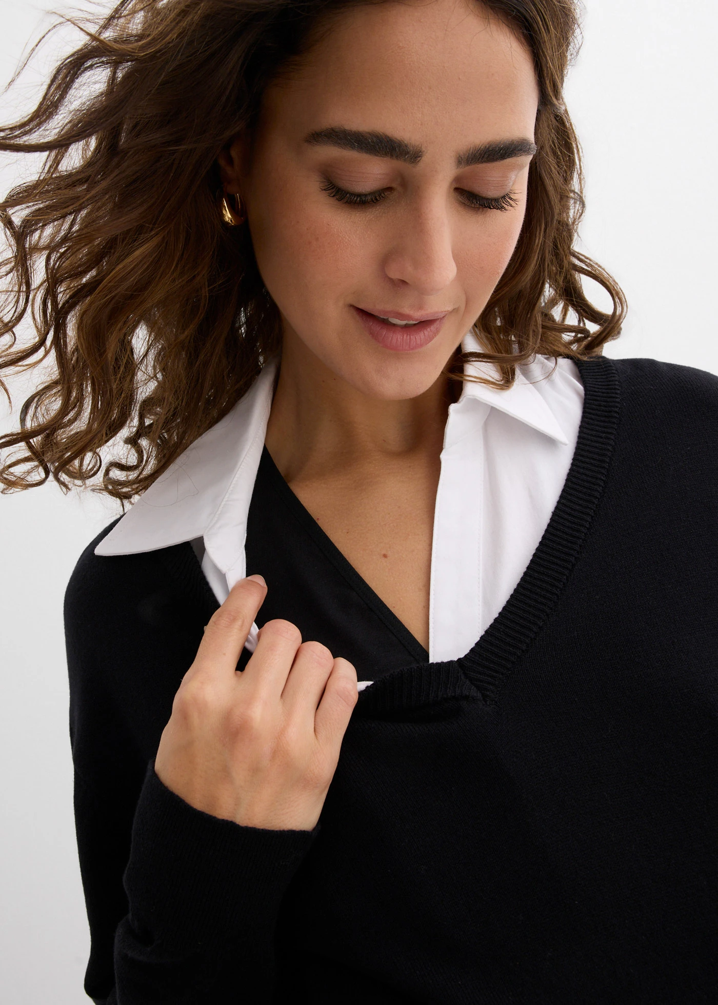 Zwangerschapstrui met een mouwloze blouse van biologisch katoen • zwart/wit • bonprix online shop