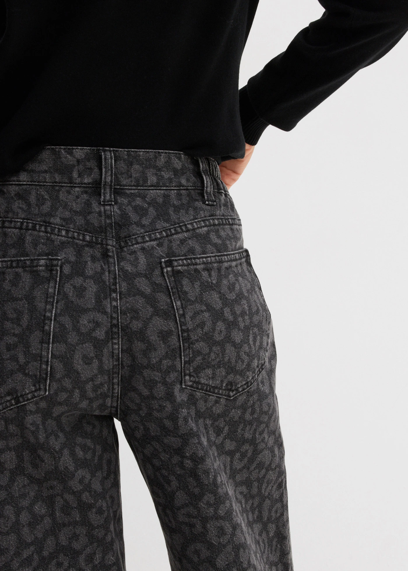 Jean large taille mi-haute • gris foncé denim léopard • Boutique bonprix