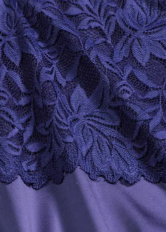 Vysoké bokové kalhotky s jemnou krajkou • tmavě modrá • bonprix obchod