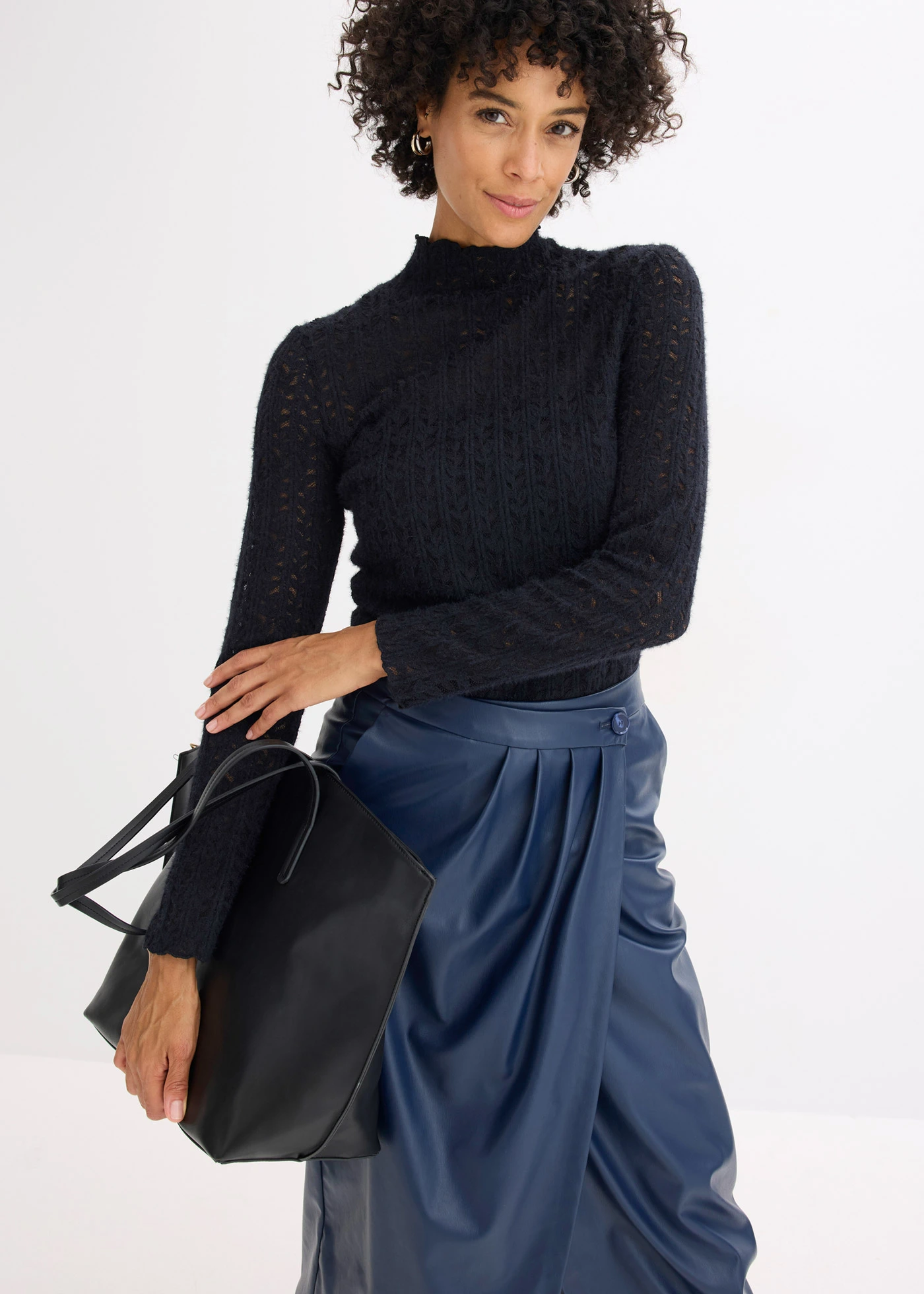 Rolákové tričko z čipky • čierna • obchod bonprix