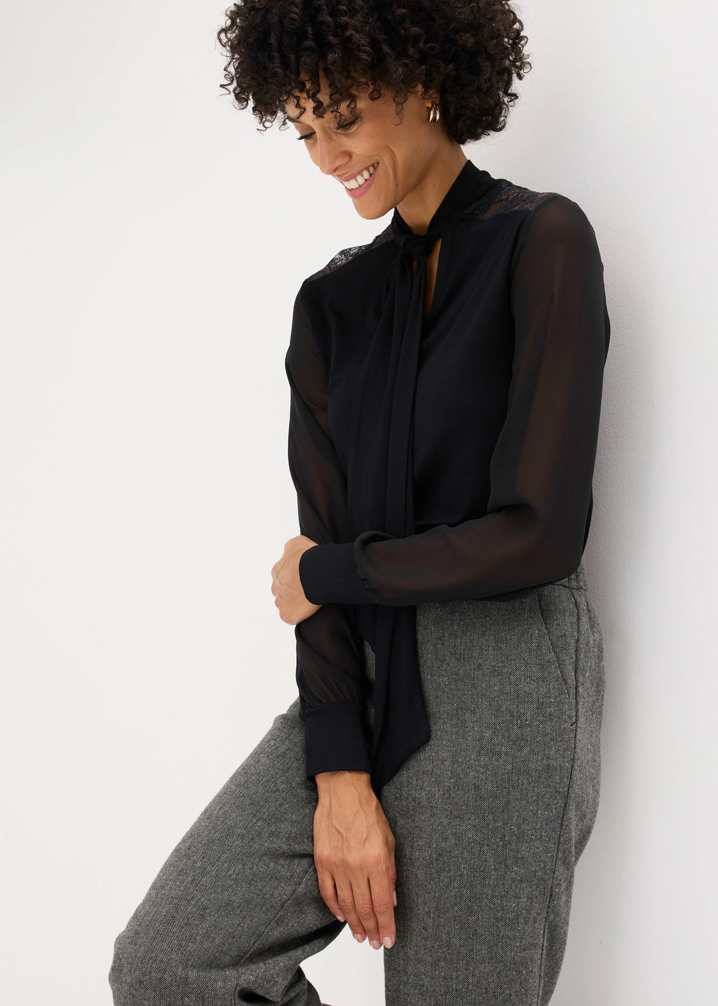 Voľné tričko s čipkou • čierna • obchod bonprix