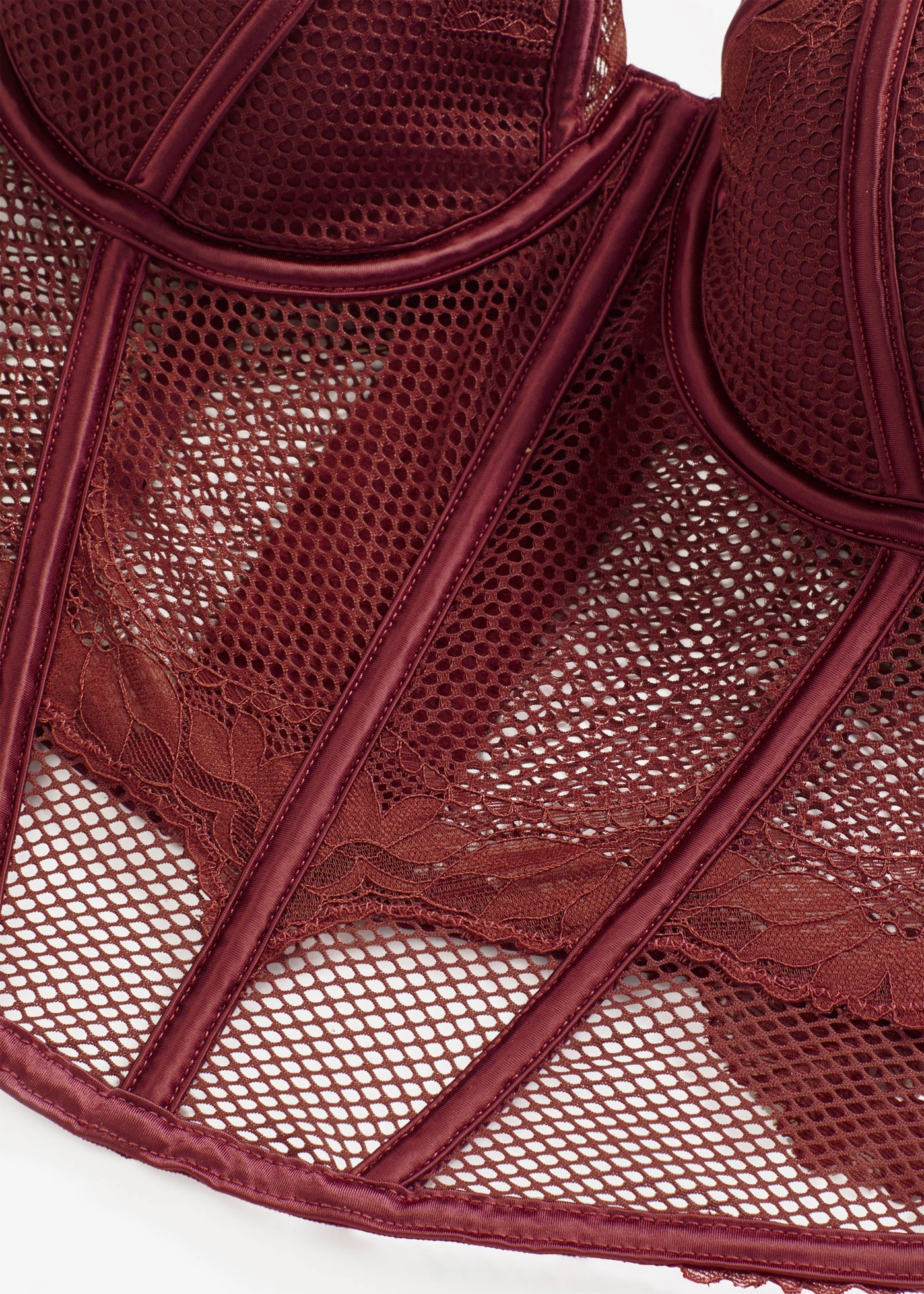 Korszázs elegáns csipkével • burgundi vörös • bonprix áruház