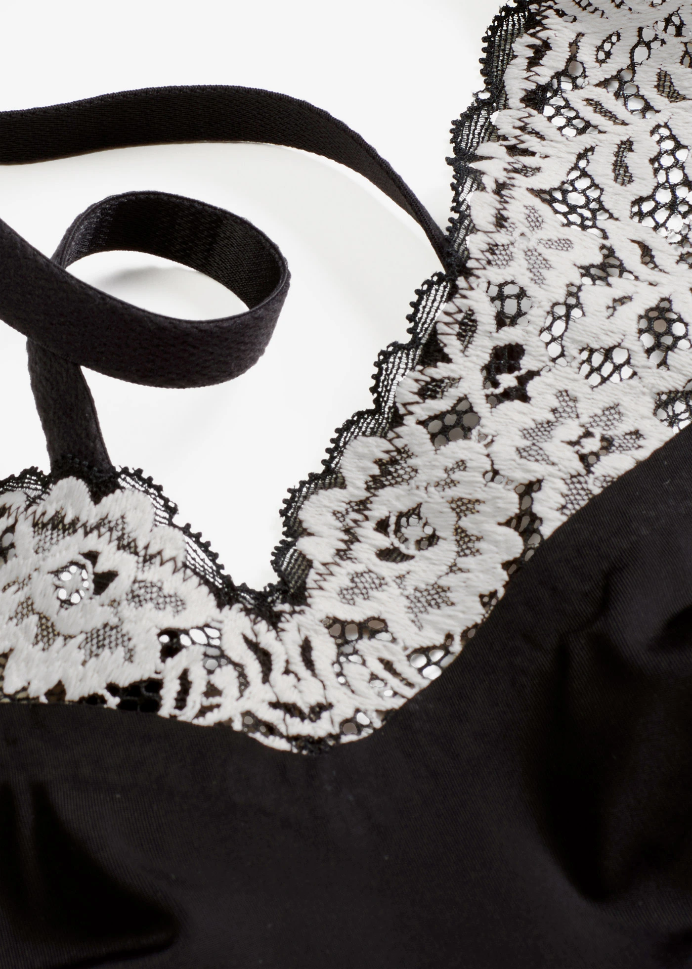 Feel Comfort Lasercut bralette • zwart/wolwit • bonprix online shop