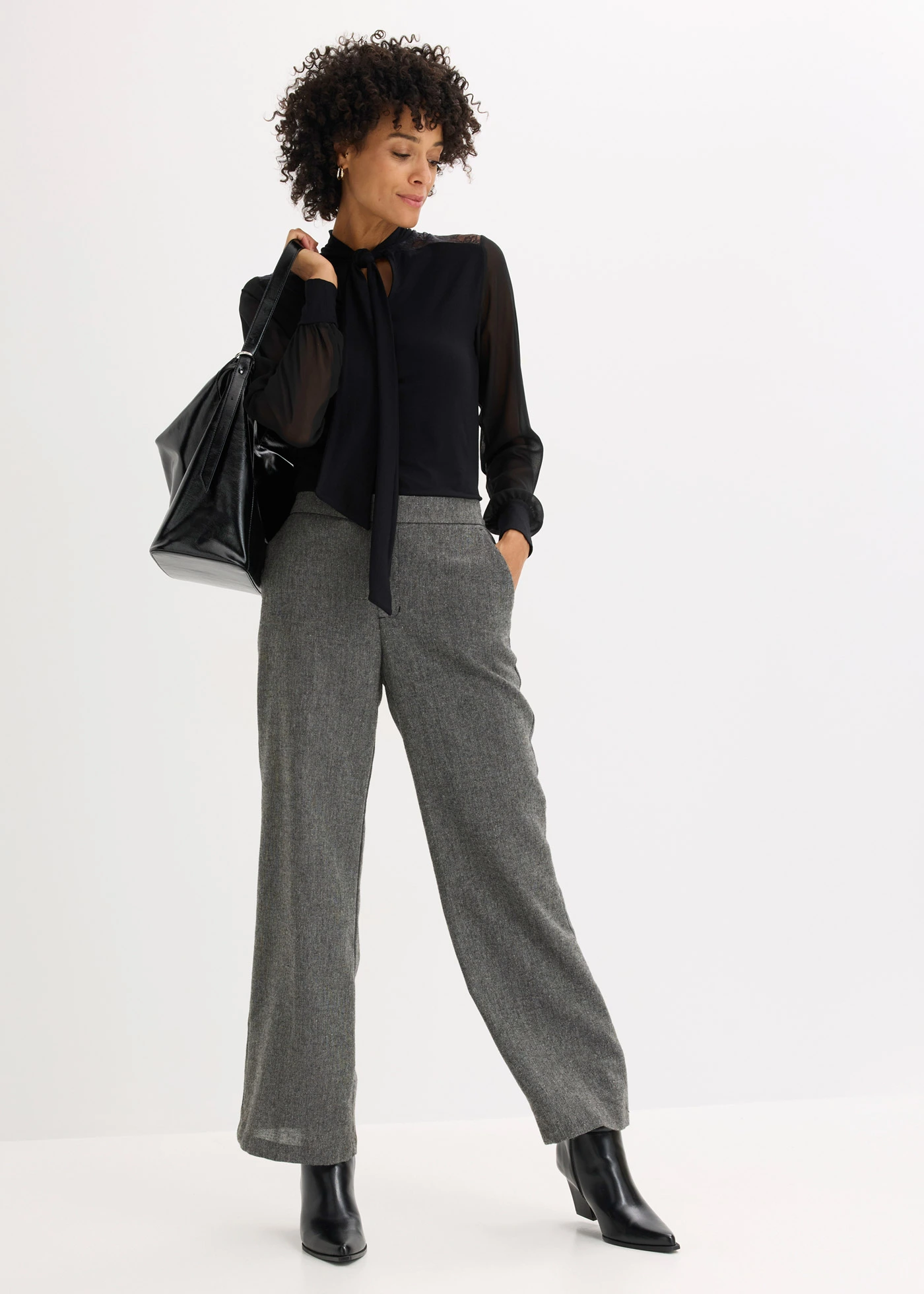 Shirt met strik en kant • zwart • bonprix online shop