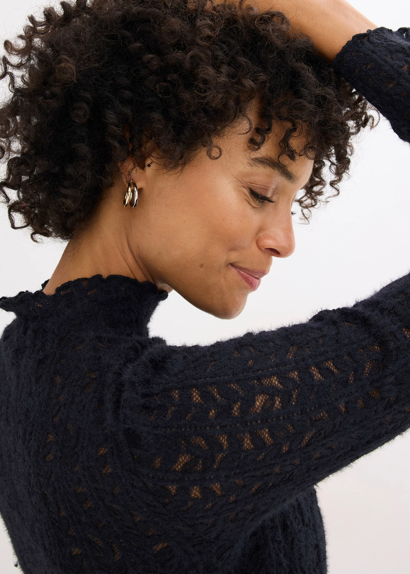 Rolákové tričko z čipky • čierna • obchod bonprix