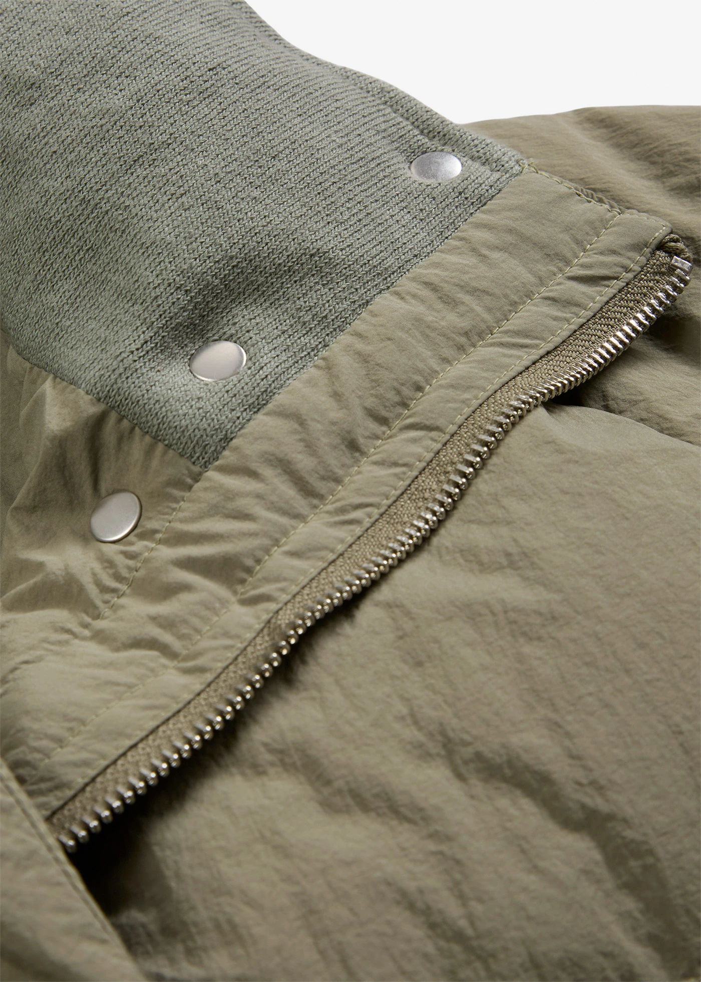 Lange gewatteerde jas • rookolijfgroen • bonprix online shop