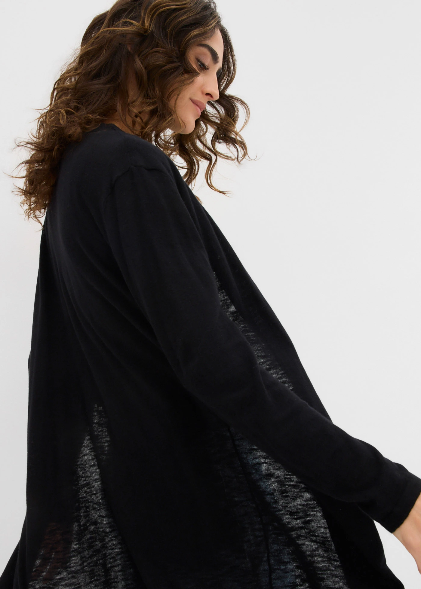 Dlouhý pletený kabátek, bez zapínání • černá • bonprix obchod