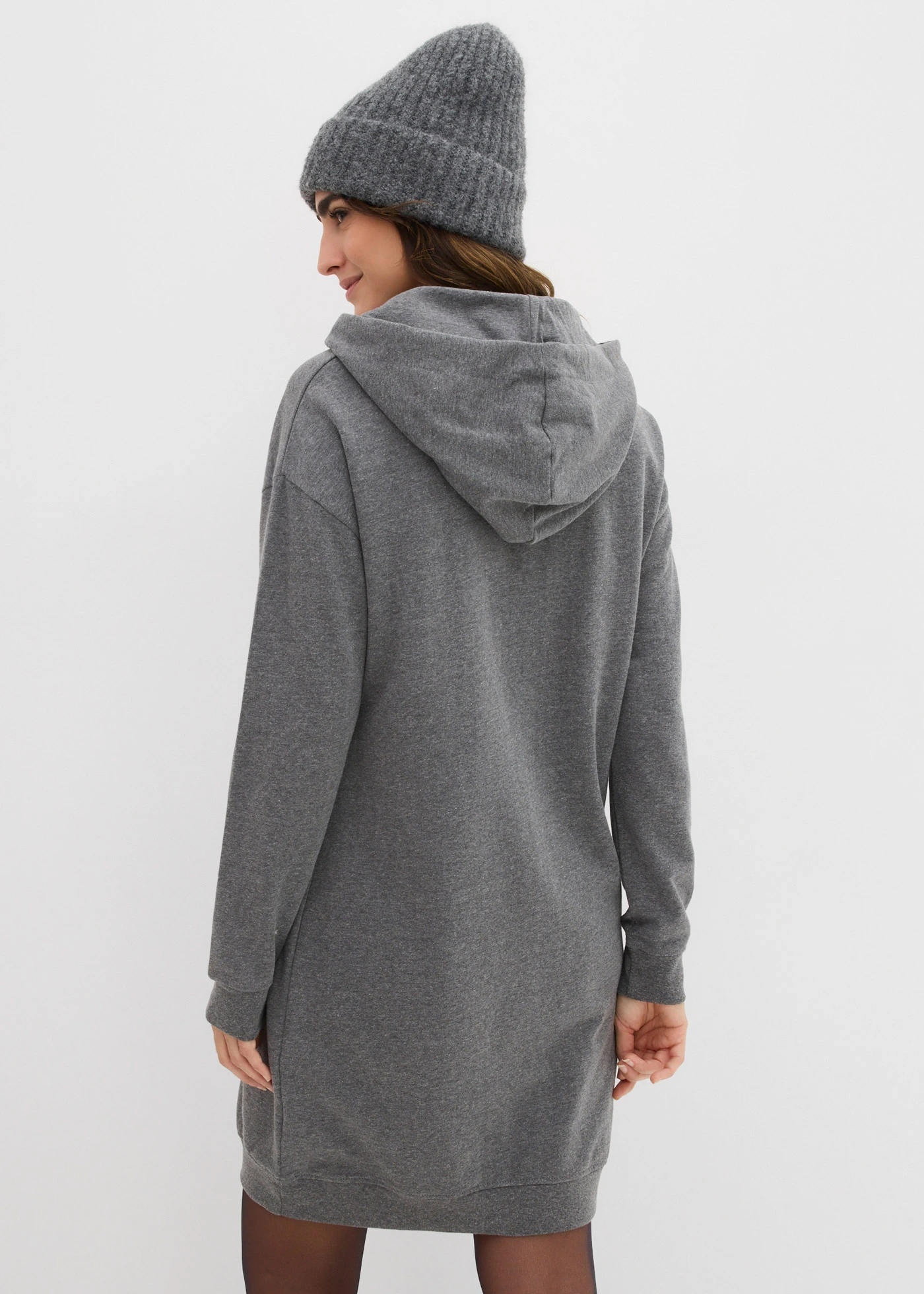 Robe sweat courte • gris chiné • Boutique bonprix
