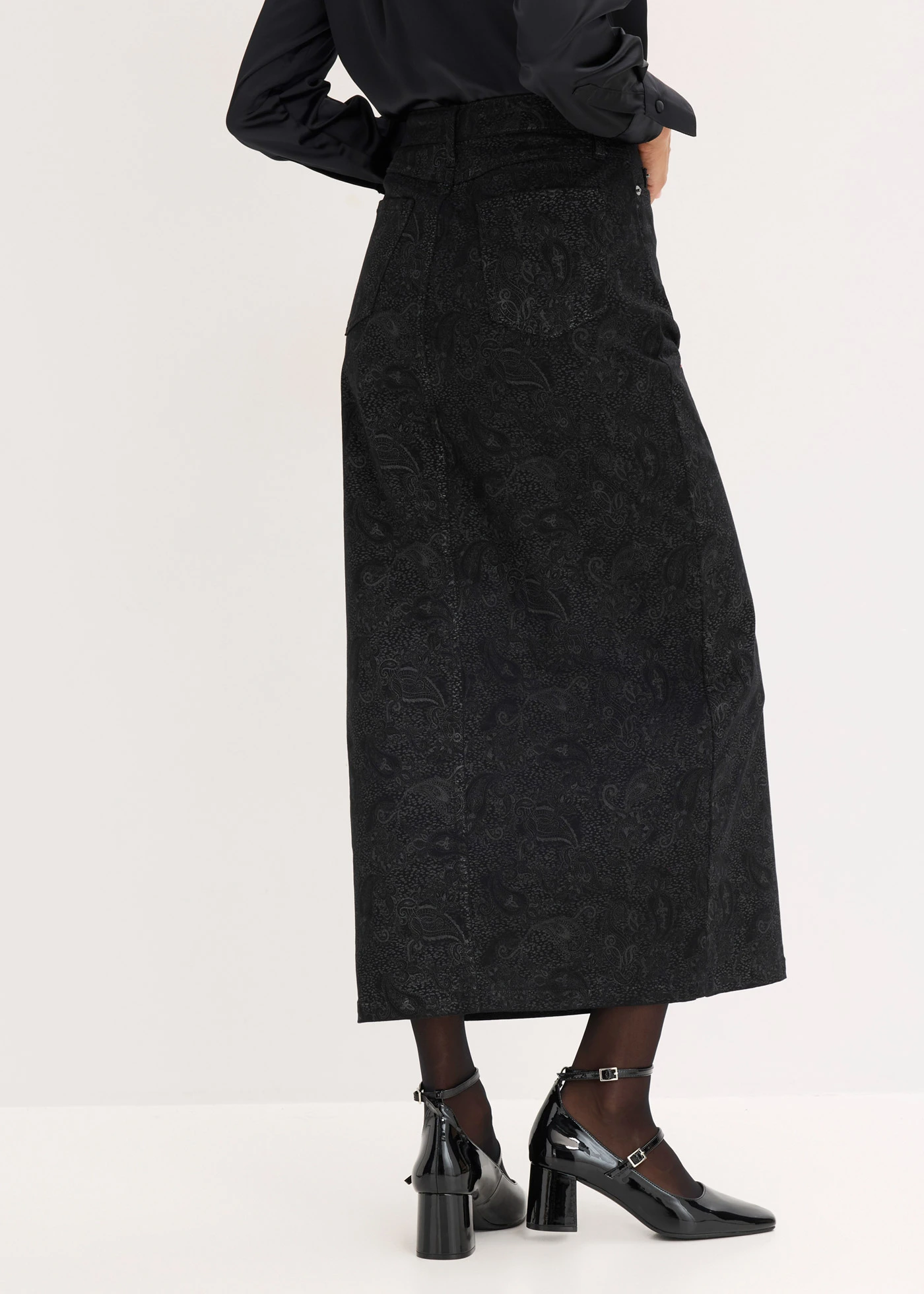 Jupe midi en coton extensible • noir-gris fumé paisley • Boutique bonprix