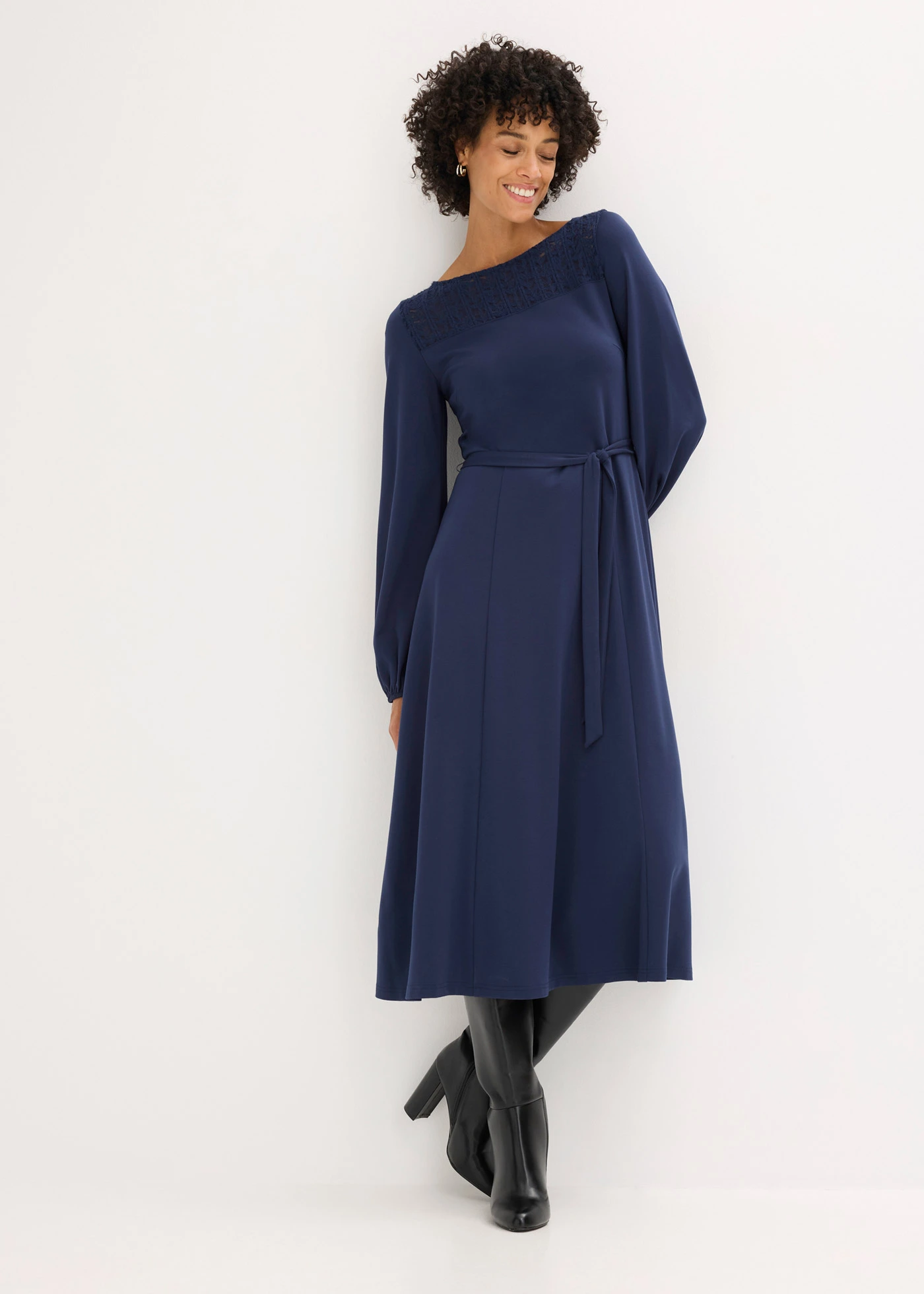 Robe en Punto di Roma avec dentelle • bleu foncé • Boutique bonprix