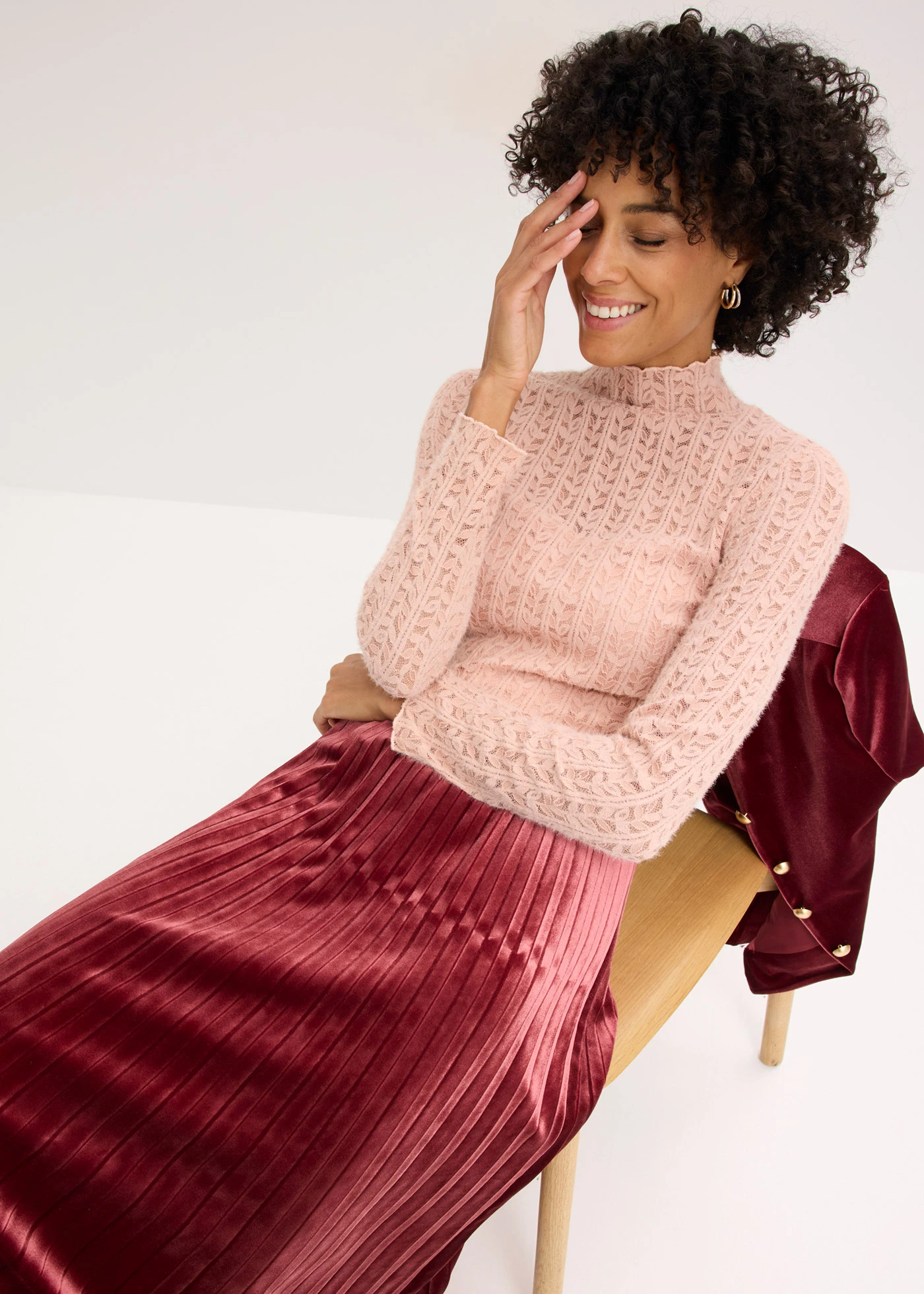 T-shirt col roulé en dentelle • rose vintage • Boutique bonprix