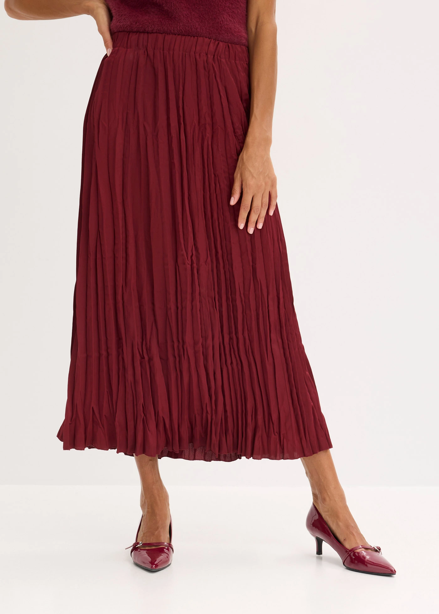 Jupe longue en satin froissé • rouge rubis • Boutique bonprix