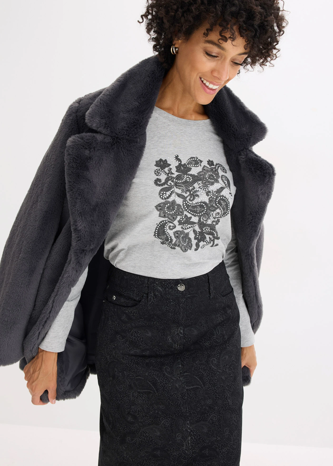 Tričko s dlhým rukávom s potlačou, z bio bavlny • svetlosivá melírovaná / čierna • obchod bonprix