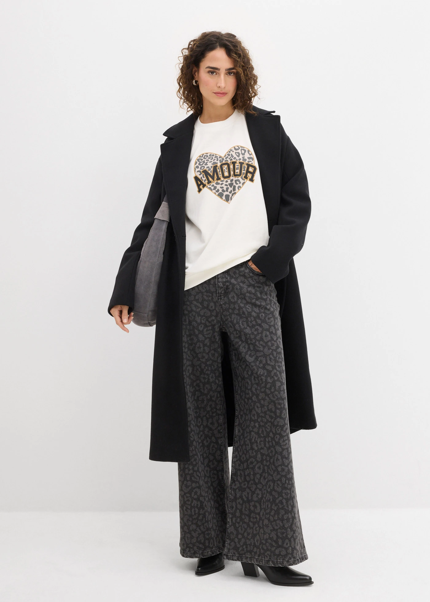 Sweat oversize en coton mélangé • écru imprimé • Boutique bonprix