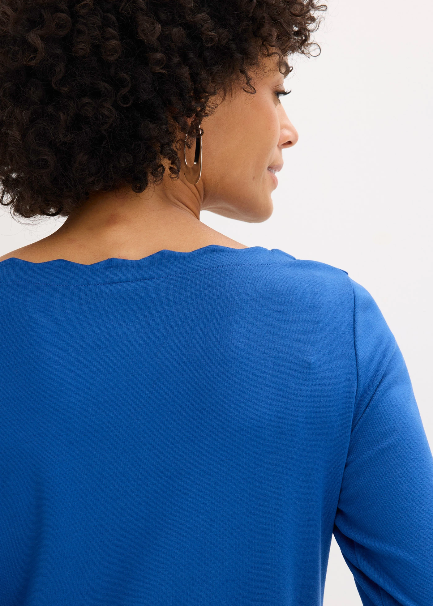 Póló hullámos szegéllyel, Punto di Roma anyagból • enciánkék • bonprix áruház