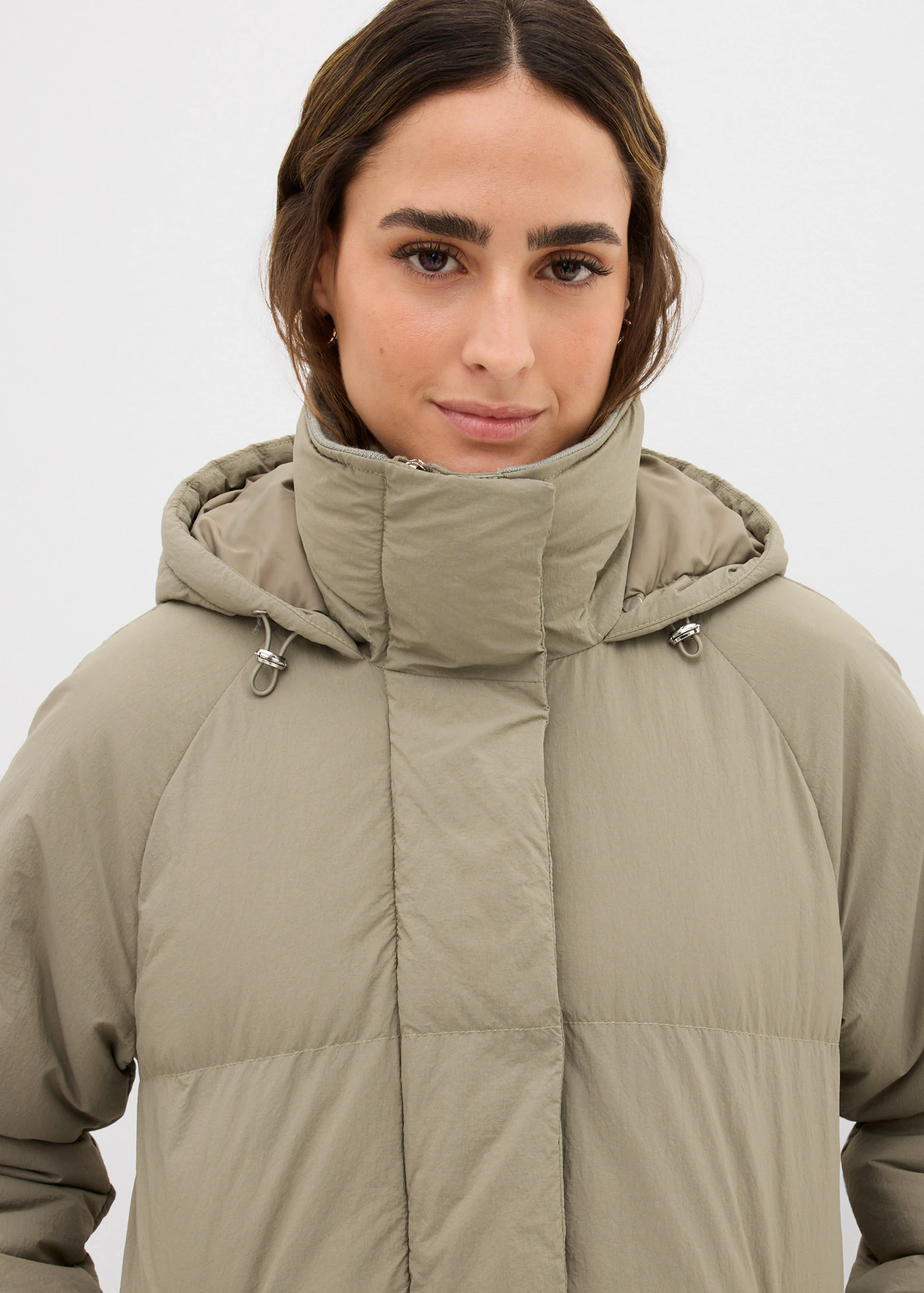 Prošívaný zateplený kabát • kouřově olivová • bonprix obchod