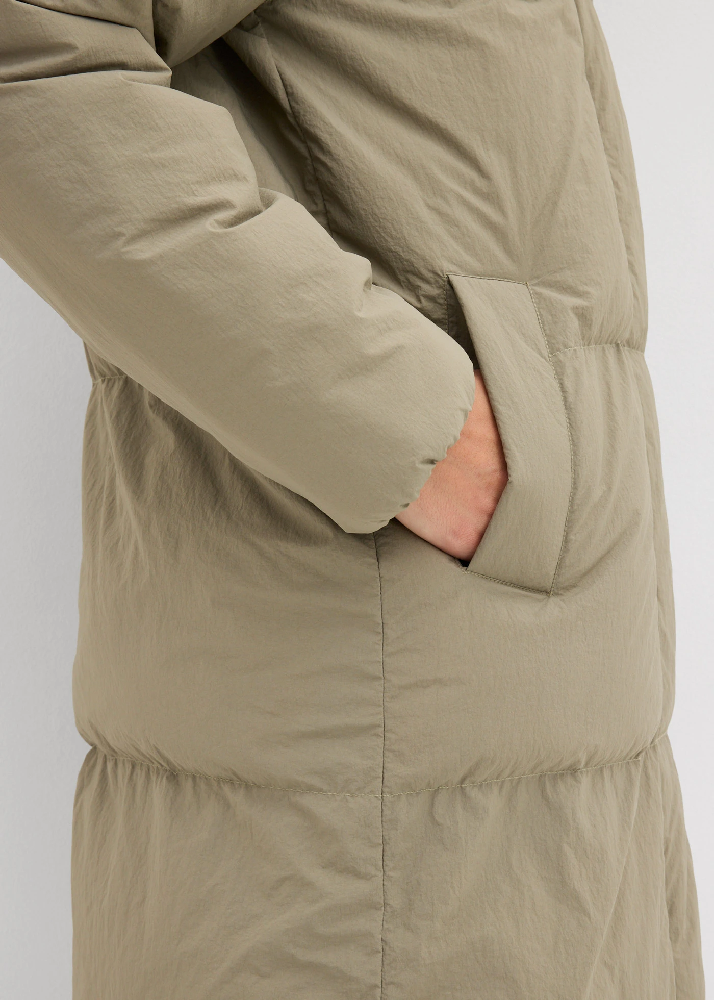 Prošívaný zateplený kabát • kouřově olivová • bonprix obchod