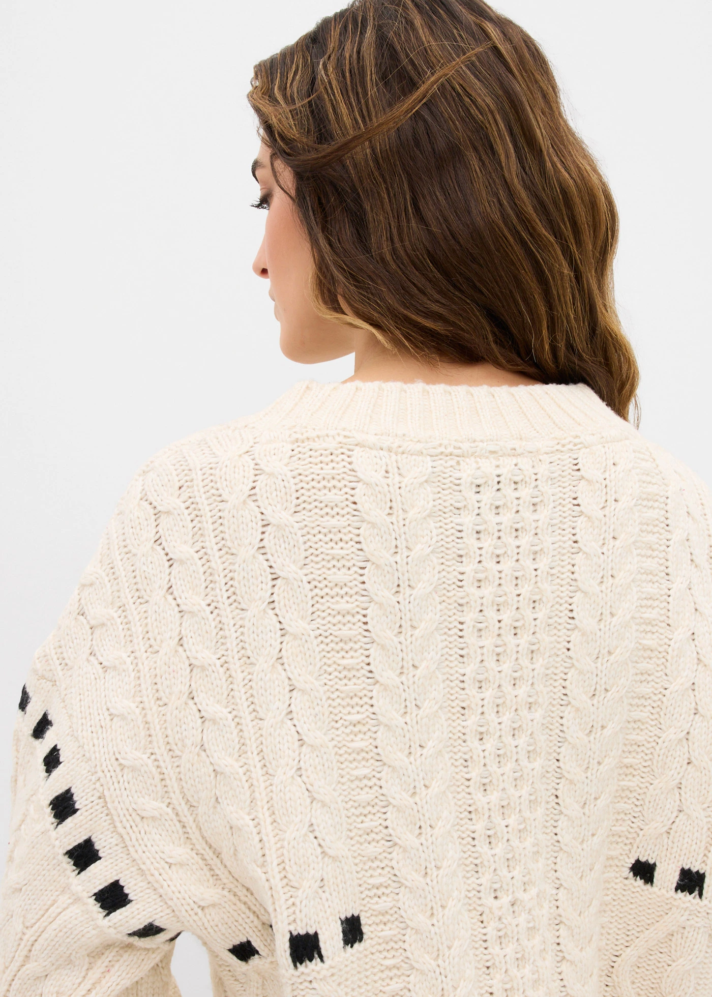 Svetr ze silnější pleteniny s copánkovým vzorem • šedobéžová • bonprix obchod