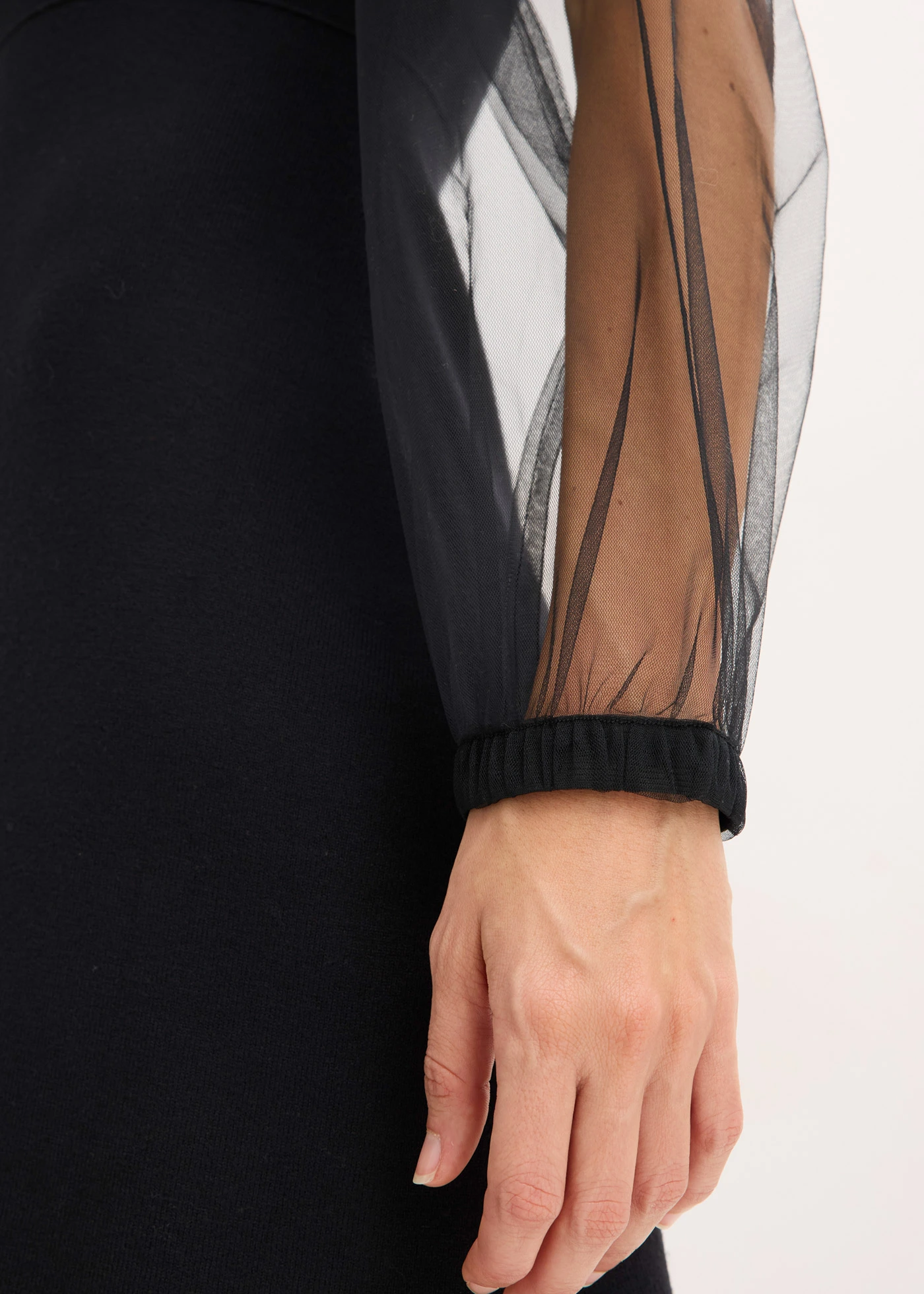 Robe fluide en maille • noir • Boutique bonprix