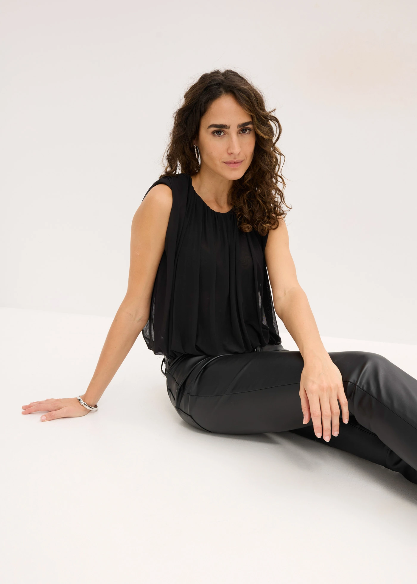 Tričko z jemné síťoviny • černá • bonprix obchod