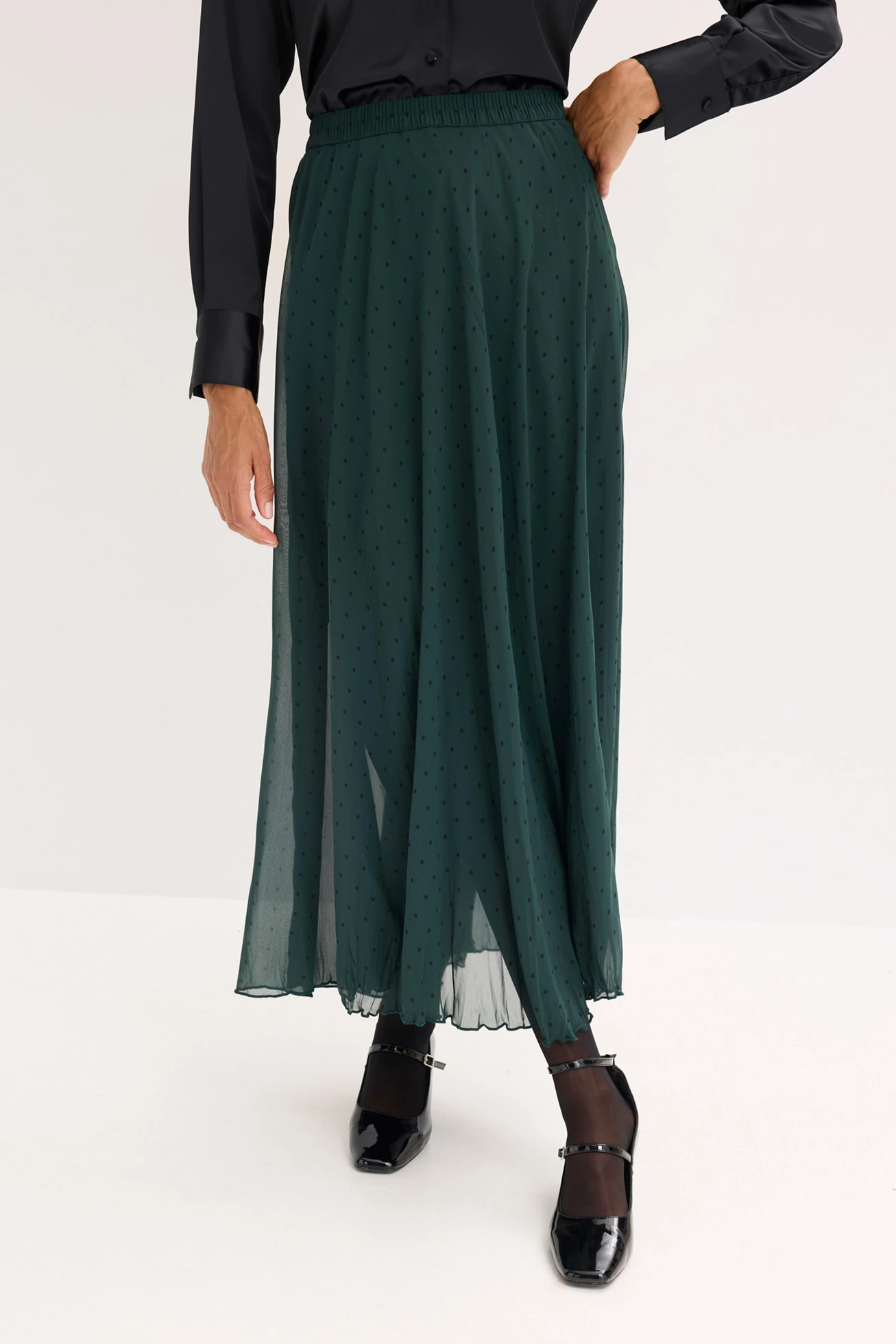 Jupe en mousseline effet froissé • vert profond pois noir • Boutique bonprix