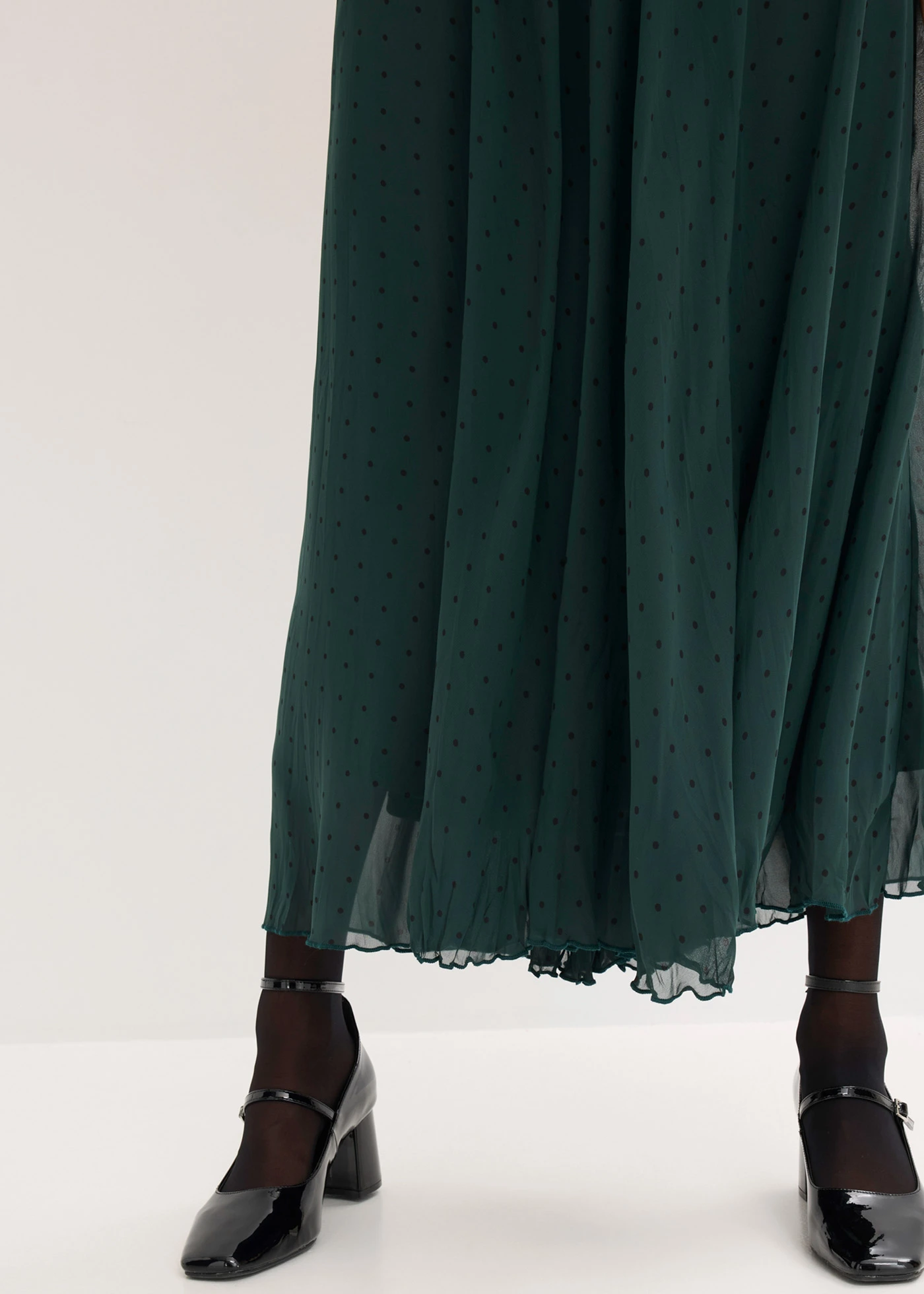 Jupe en mousseline effet froissé • vert profond pois noir • Boutique bonprix