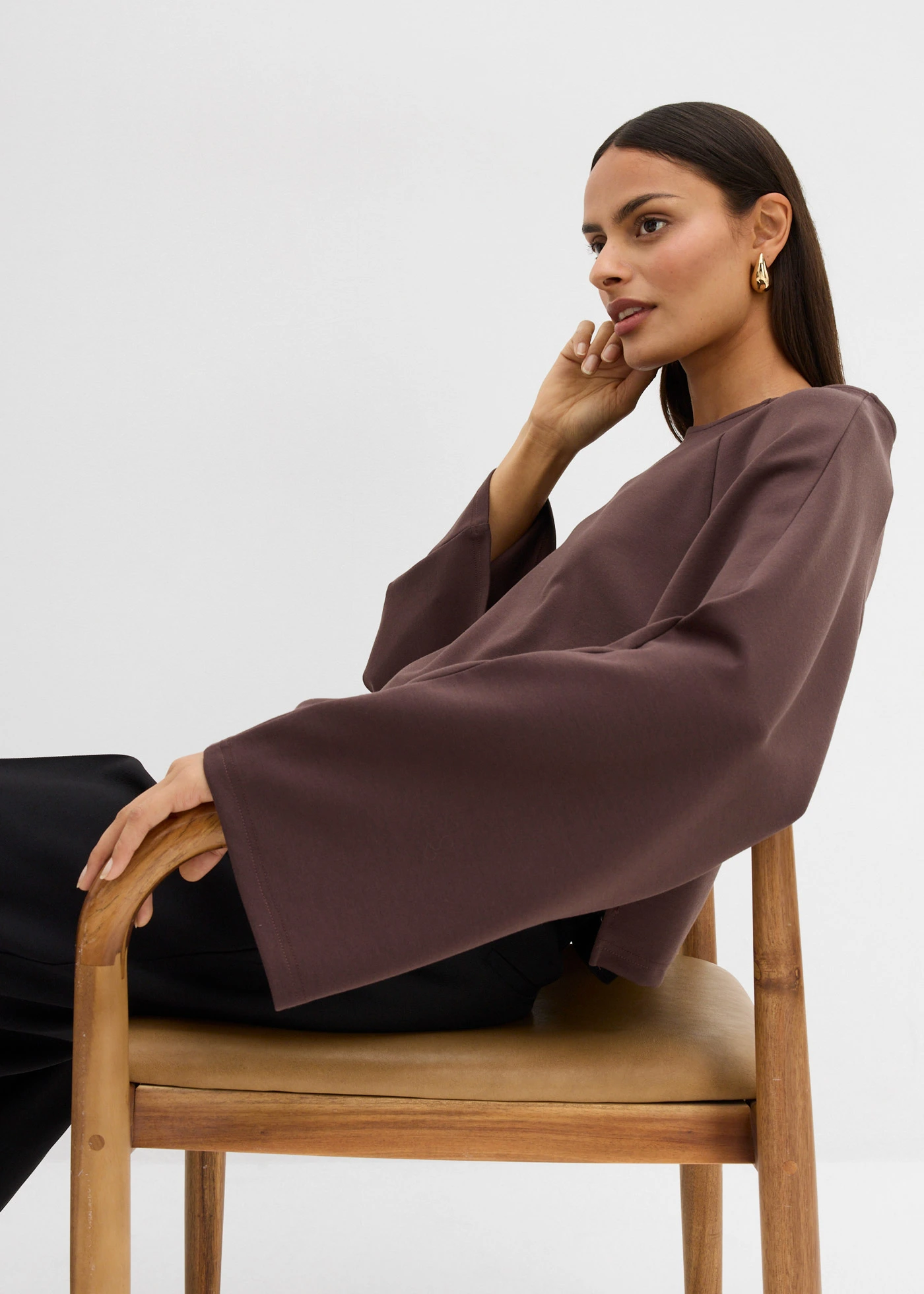 Cape à manches longues • marron foncé • Boutique bonprix