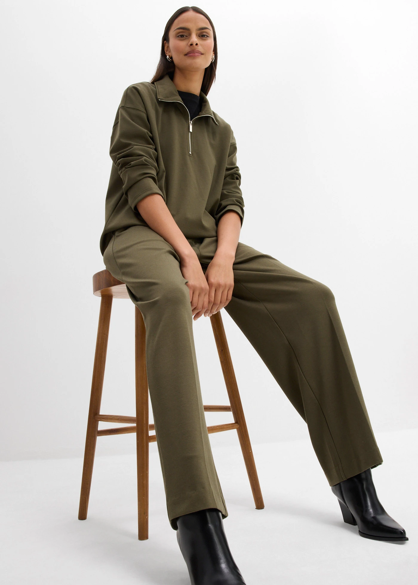 Nohavice s pukmi z viskózového mixu • tmavoolivová • obchod bonprix