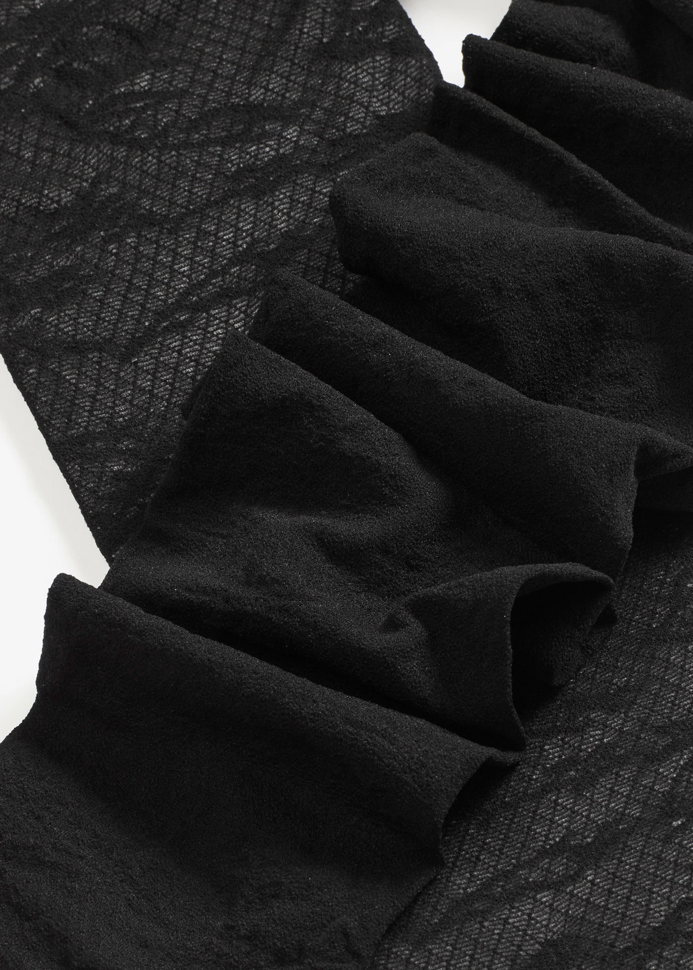 Jemné pančuchové nohavice s kvetovaným vzorom • čierna • obchod bonprix