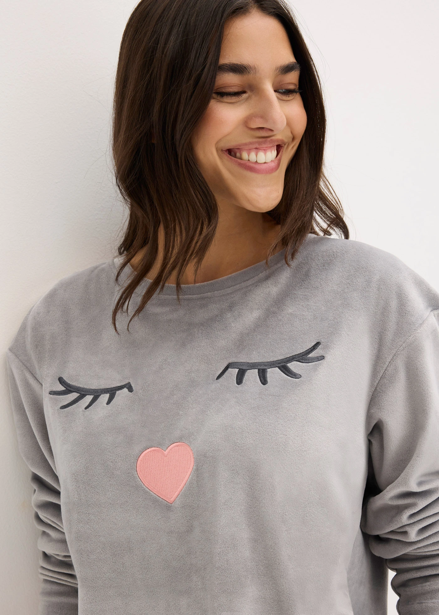 Domácí souprava ze sametu • stínová šedá • bonprix obchod