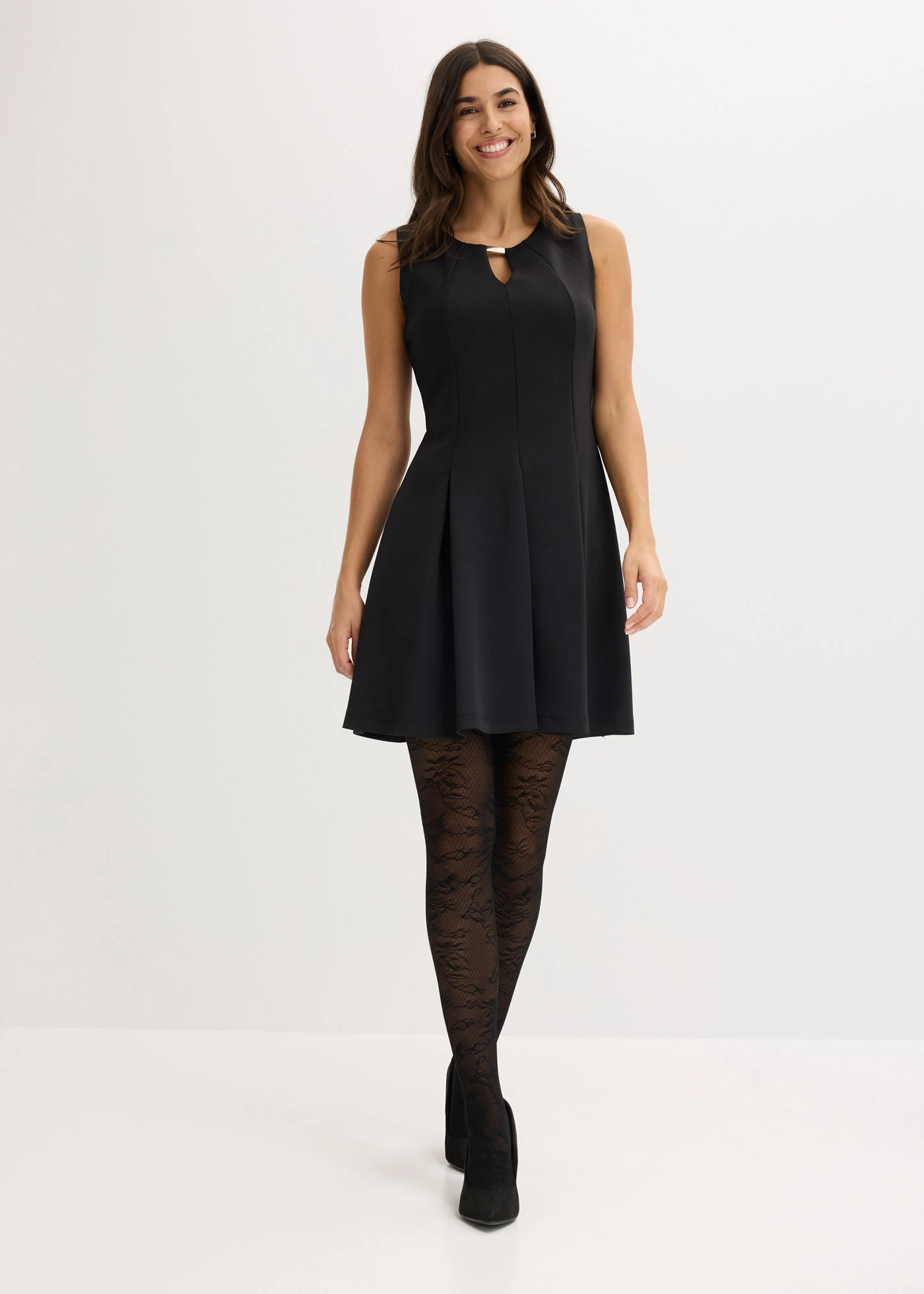 Dresuri cu chilot cu model floral pe plasă • negru • magazin bonprix