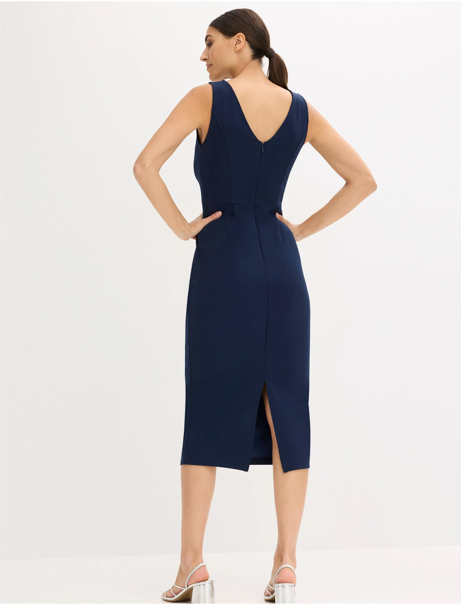 Rochie de cocktail cu ștrasuri • bleumarin • magazin bonprix
