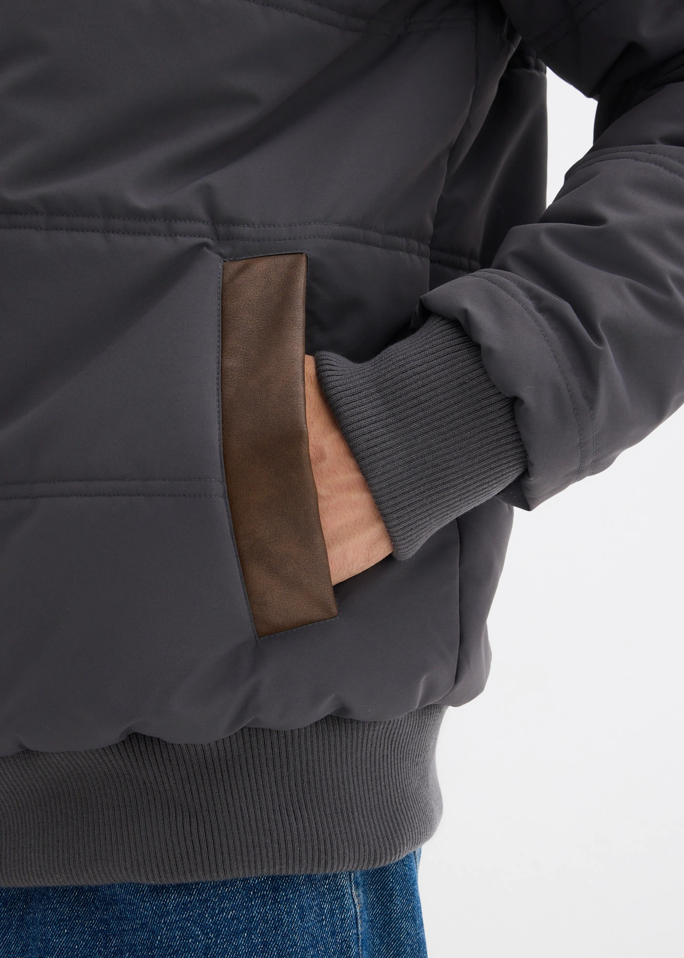 Doudoune courte déperlante avec détails enduits • gris ardoise • Boutique bonprix