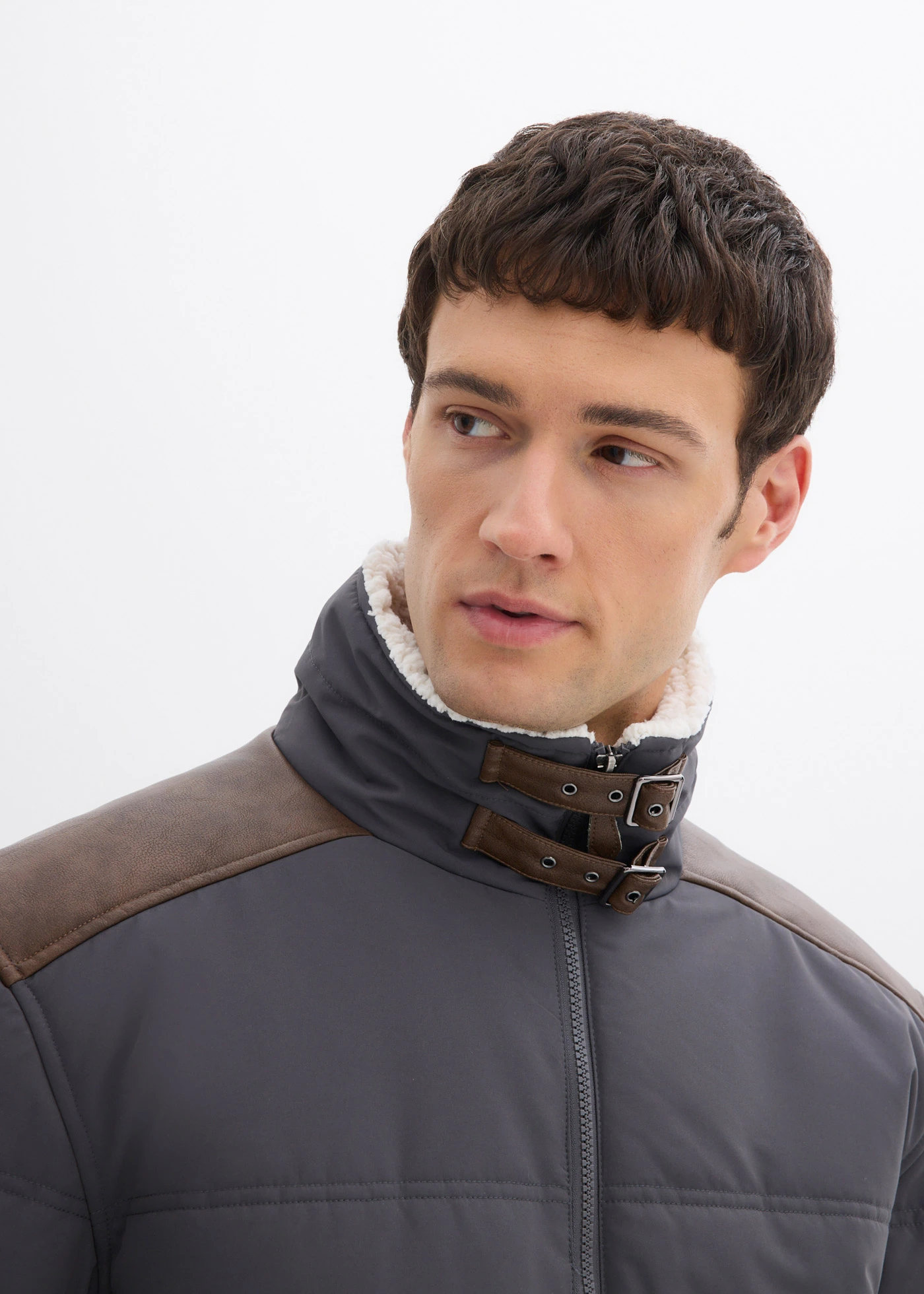 Doudoune courte déperlante avec détails enduits • gris ardoise • Boutique bonprix