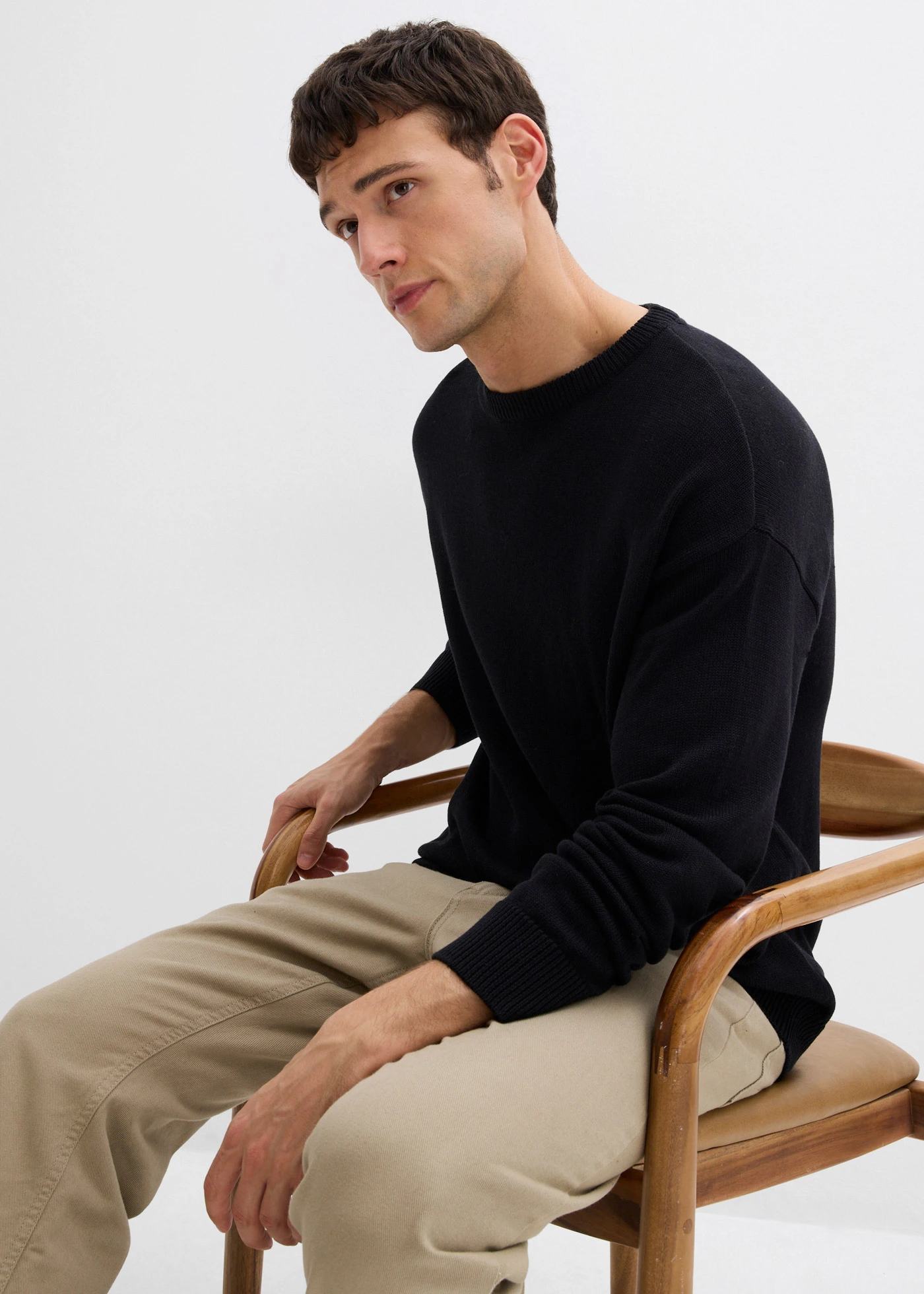 Pull col rond doux en coton mélangé, loose • noir • Boutique bonprix