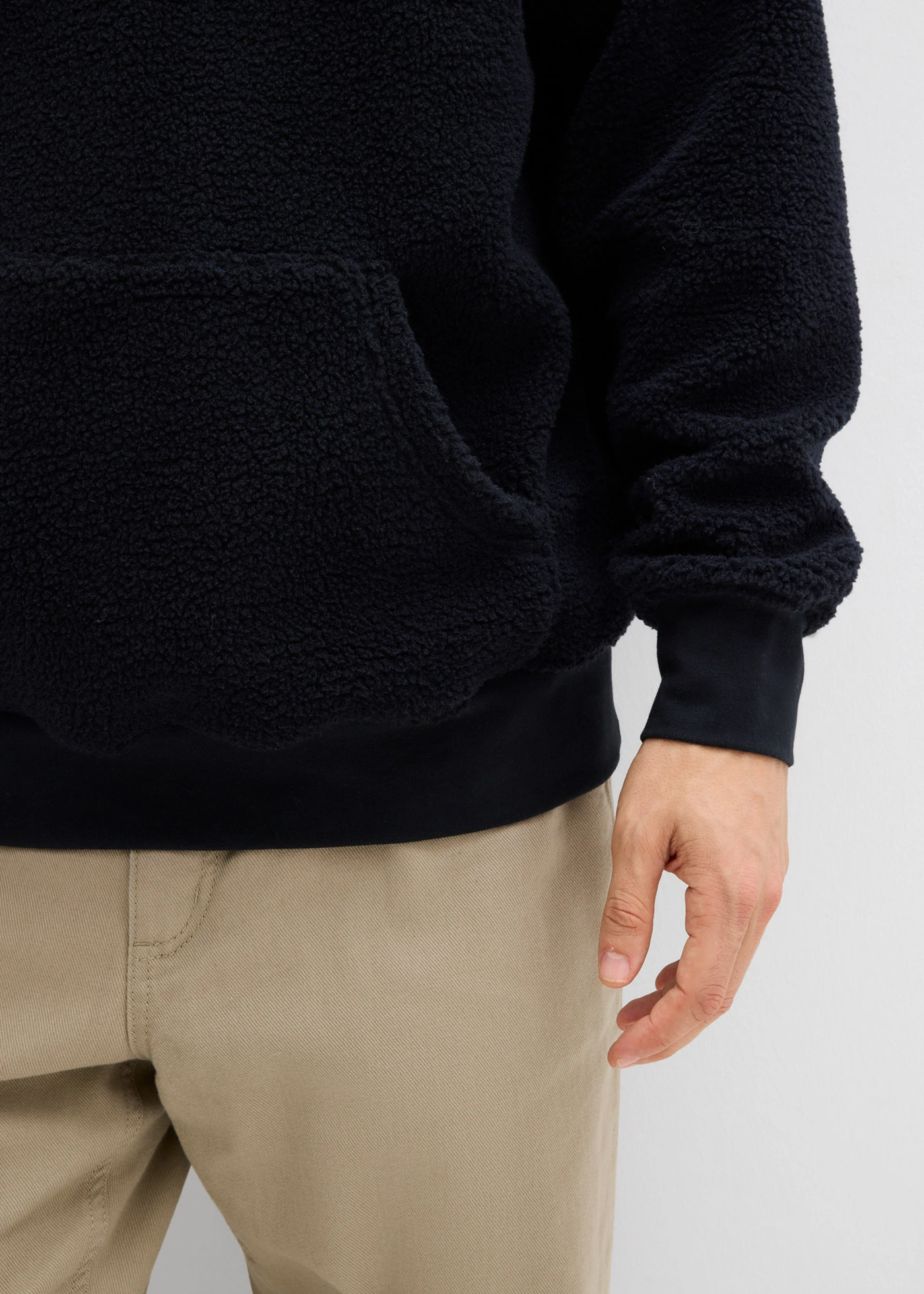 Mikina z medvídkového flísu, s bavlněnou podšívkou, Loose Fit • černá • bonprix obchod