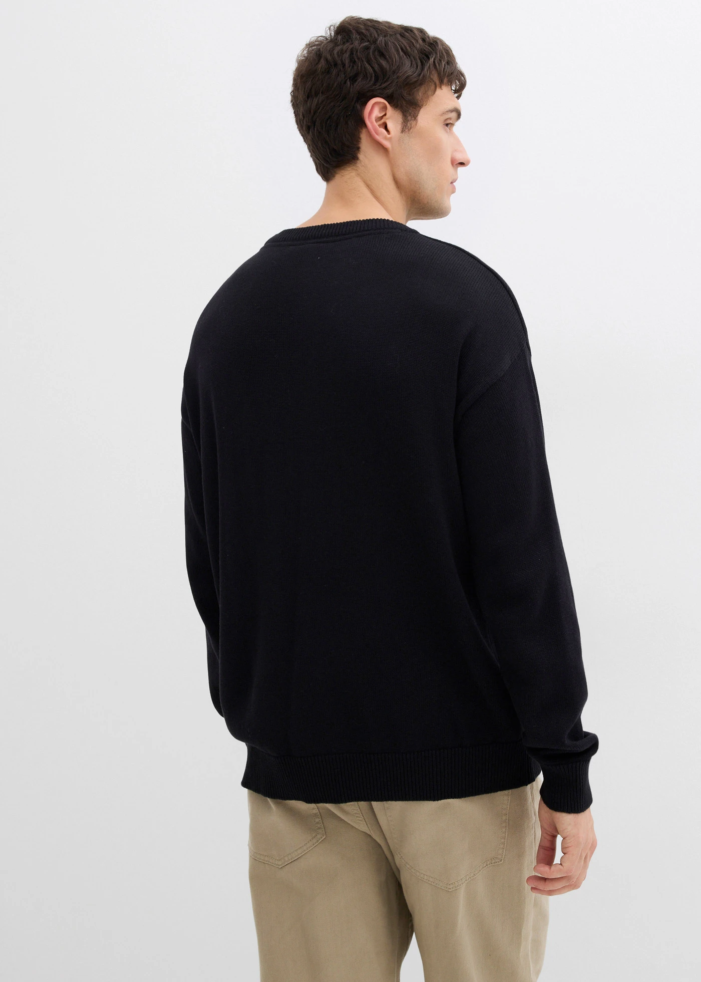 Pulover cu decolteu rotund cu bumbac moale, loose fit • negru • magazin bonprix