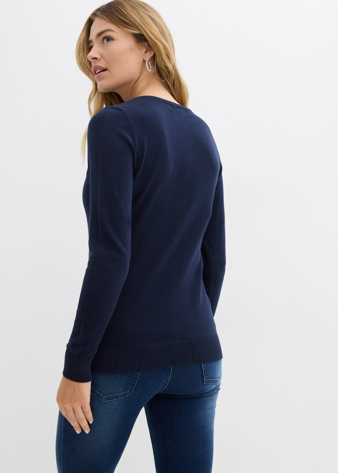 Přiléhavý kabátek z jemné pleteniny • tmavě modrá • bonprix obchod