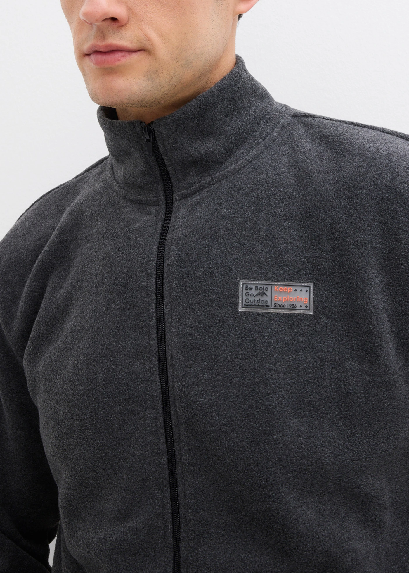 Veste polaire douce à poches sur le côté • anthracite chiné • Boutique bonprix