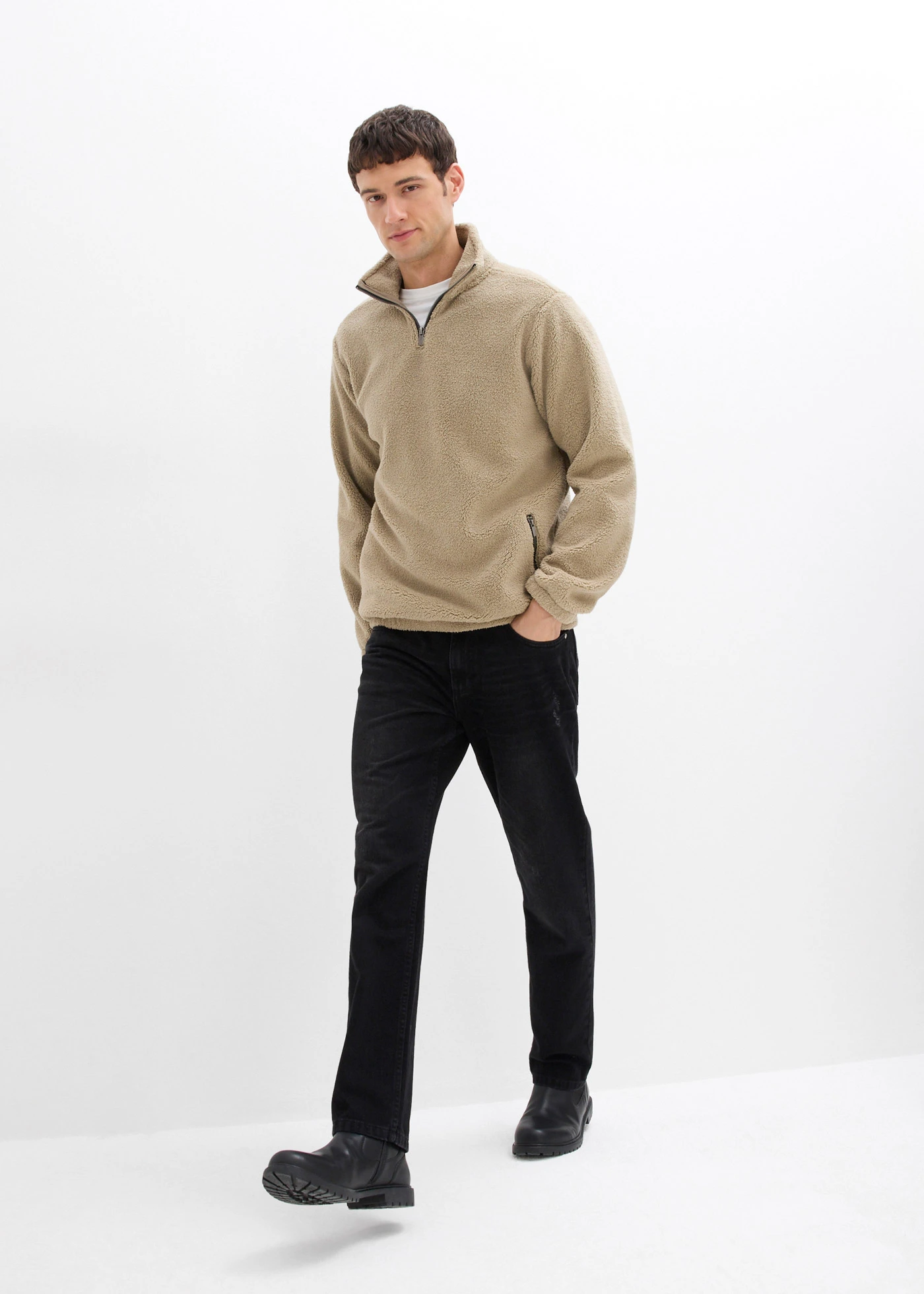 Pull en polaire peluche avec col zippé • kaki clair • Boutique bonprix