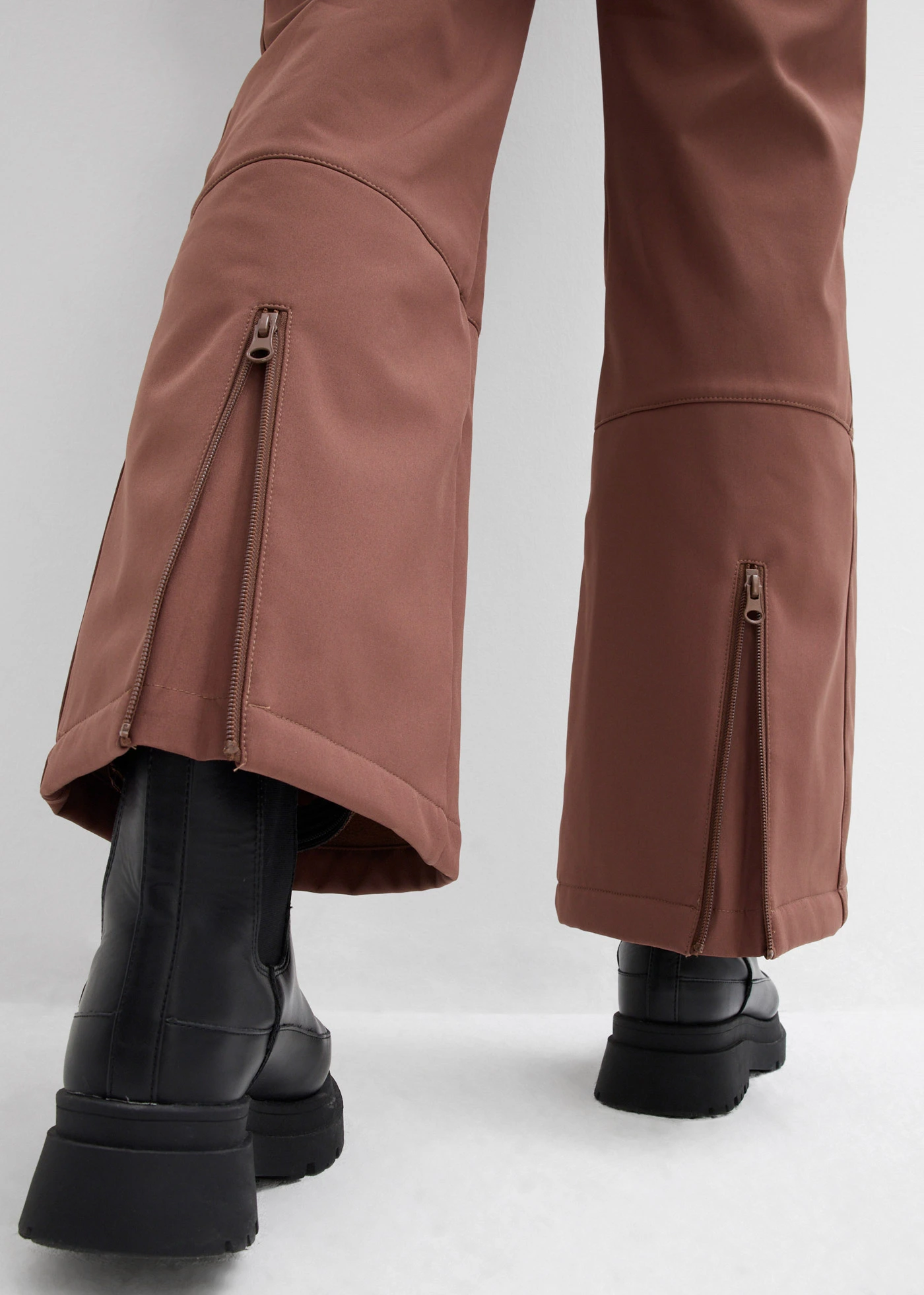 Combinaison de ski rembourrée en softshell déperlant • marron clair • Boutique bonprix